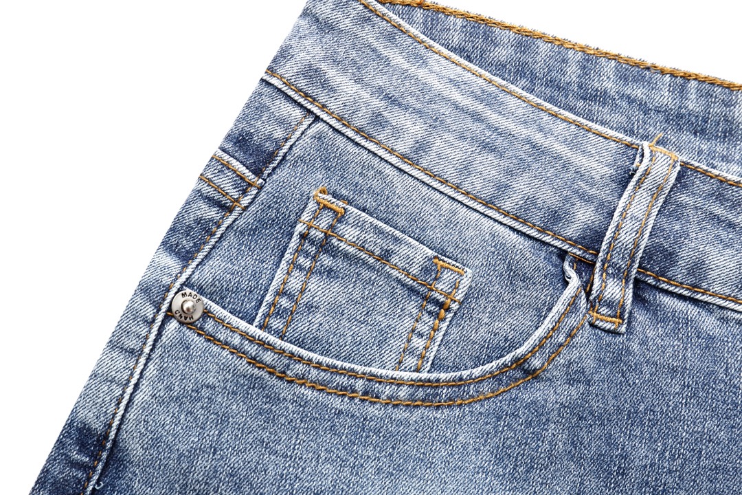 2023 Newest Gucchi Blue-Barrel Jeans: Water-Washed, Comfortable, and Stylish - 图片 4