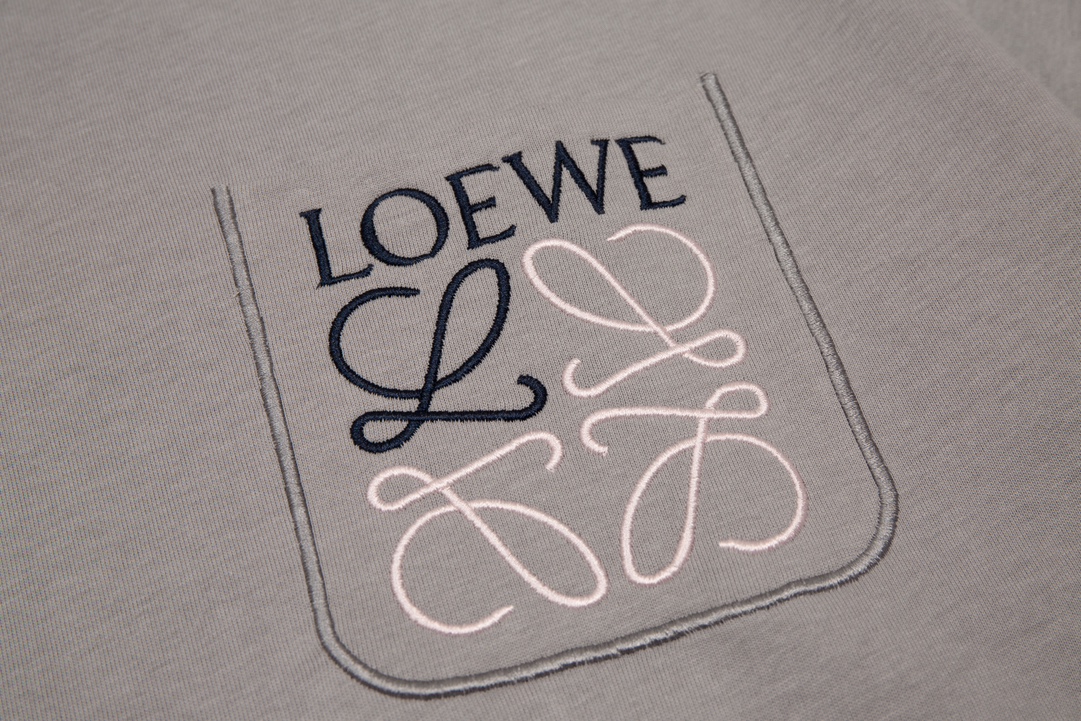 LOEWE 罗意威 23ss 口袋立体绣 短袖