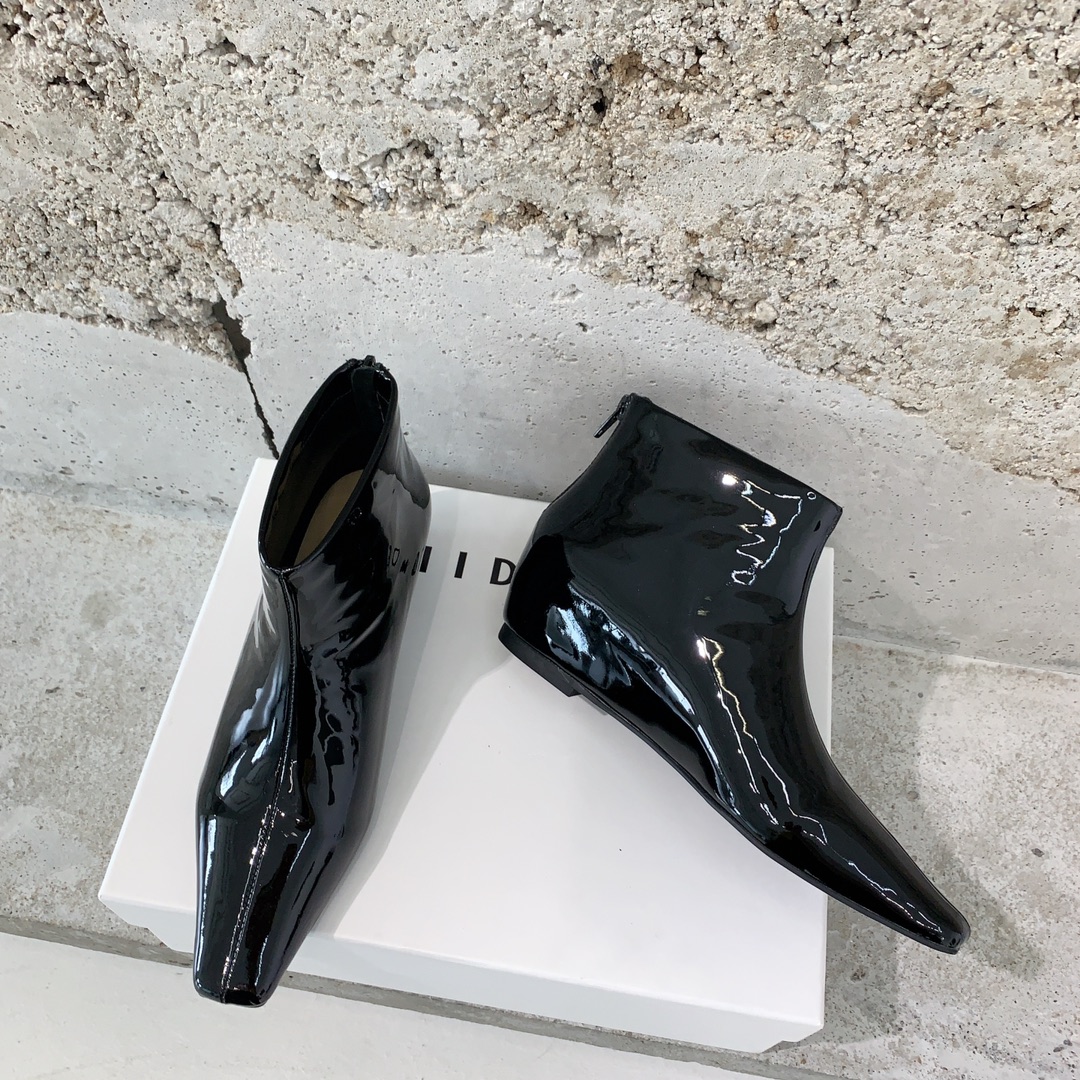 “2023 HIDEMI Winchell West Short Boots: 10,000-Year-Old Stylish Italian Design” - 图片 4