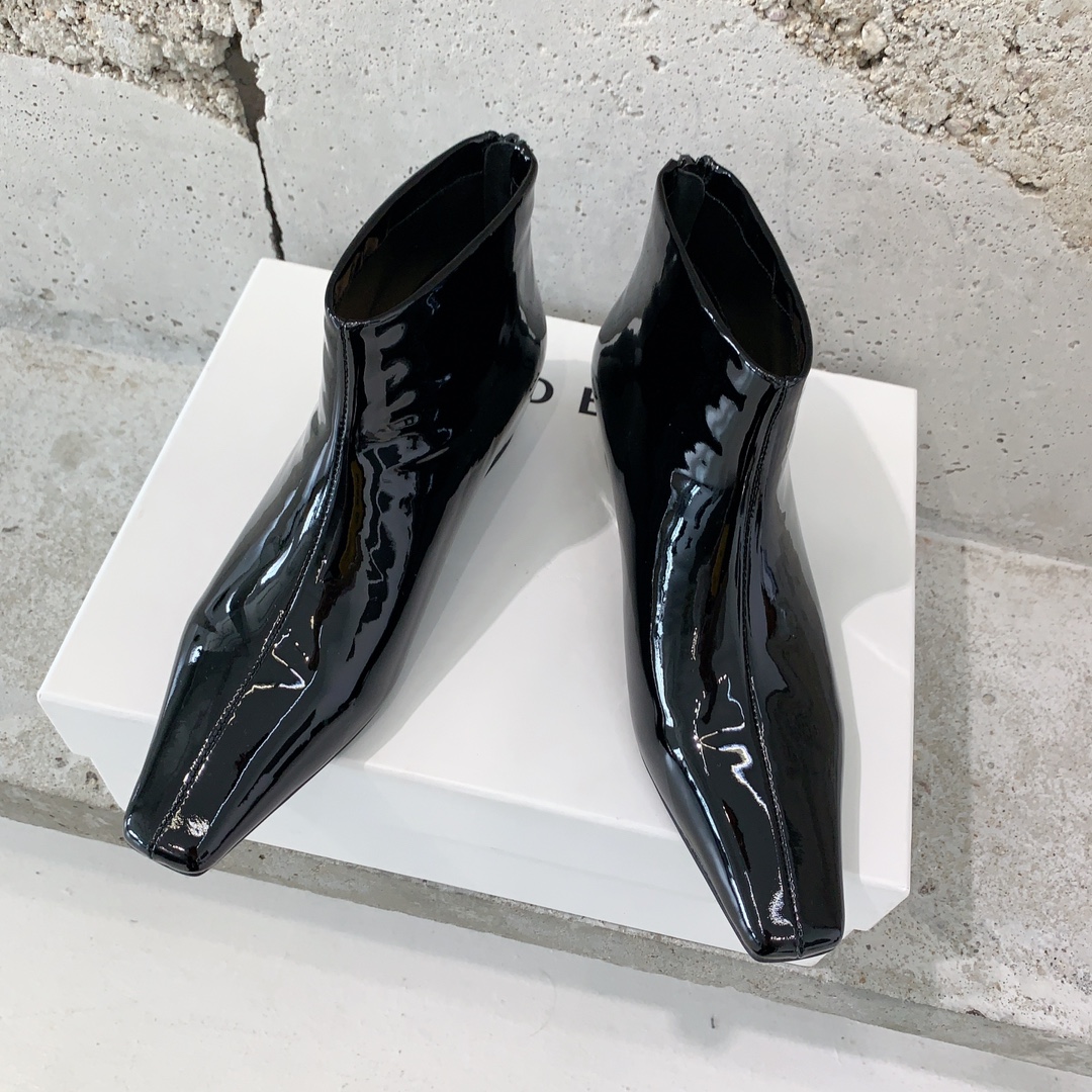 “2023 HIDEMI Winchell West Short Boots: 10,000-Year-Old Stylish Italian Design” - 图片 2