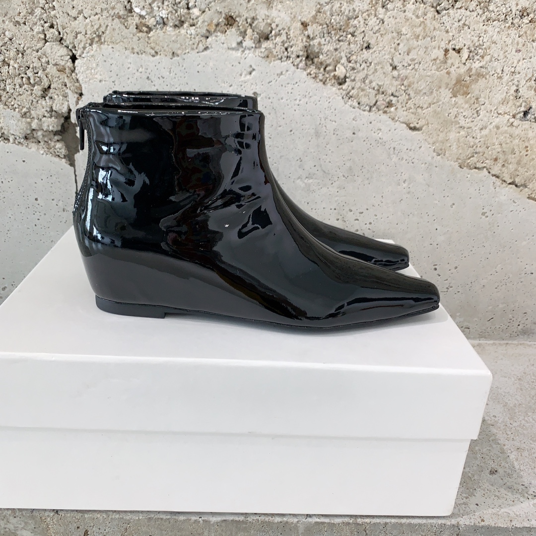 “2023 HIDEMI Winchell West Short Boots: 10,000-Year-Old Stylish Italian Design” - 图片 3