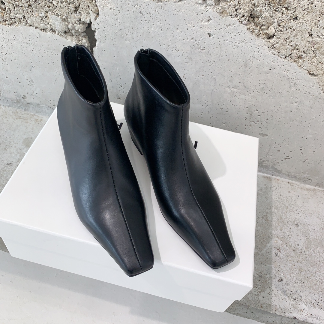 “2023 HIDEMI Winchell West Short Boots: Ancient Style with Modern Comfort” - 图片 2