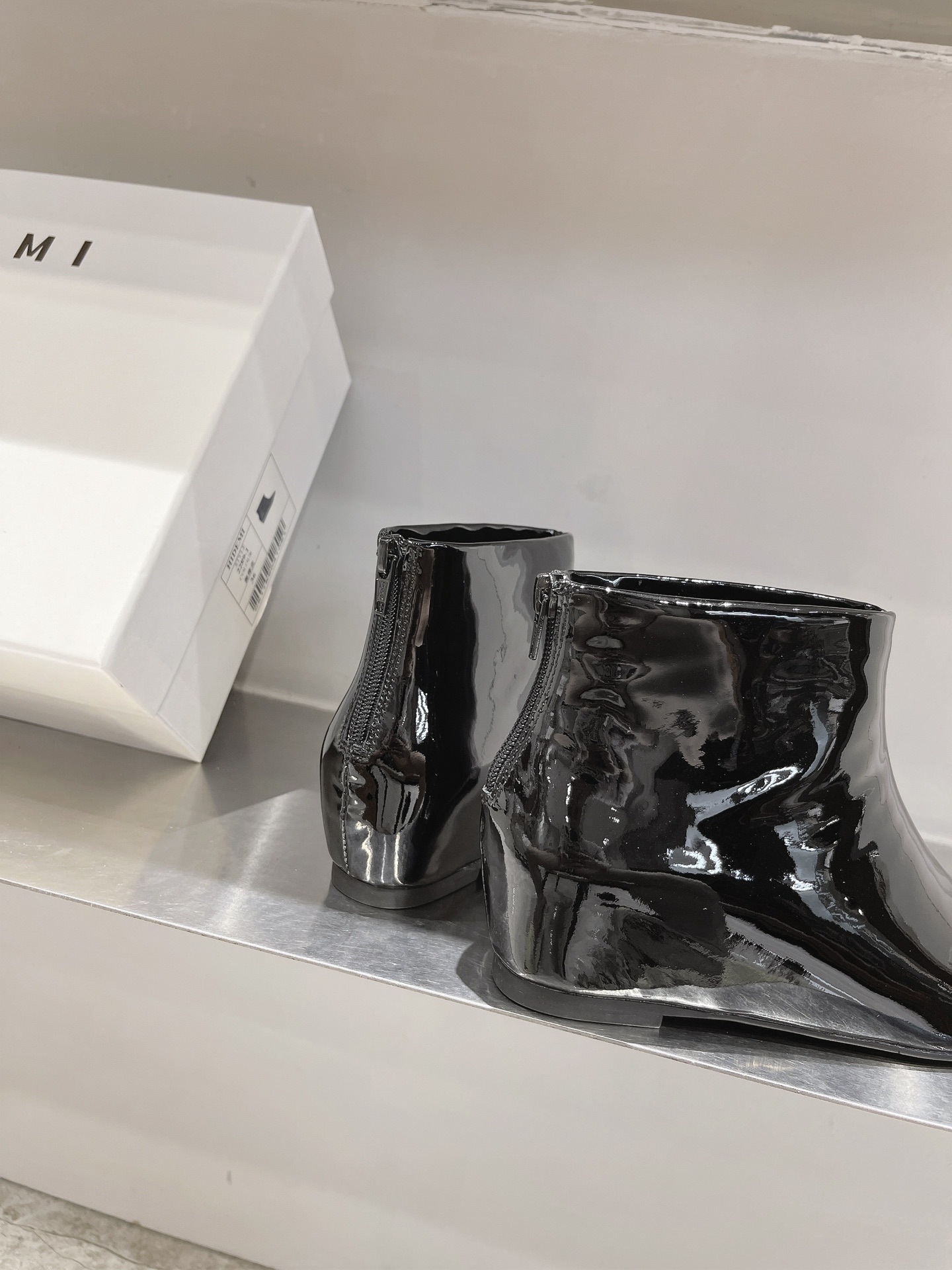 Post-Modernist Design: High-Quality, Fashionable Shoes for Modern Women - 图片 6