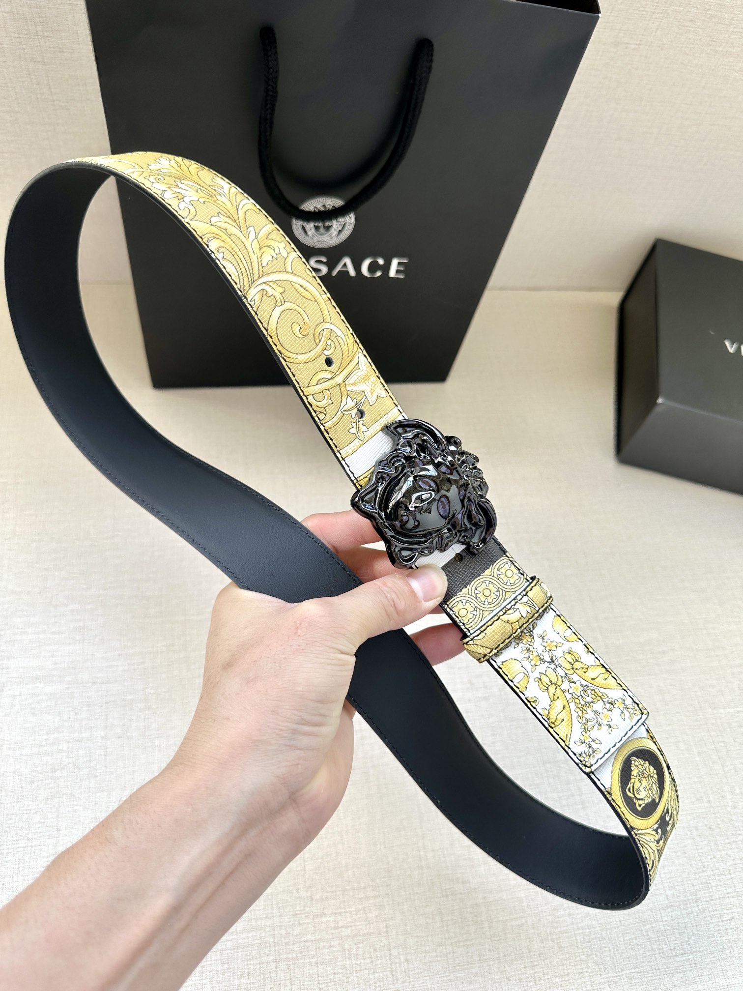 宽度4.0cmVERSACE此款个性