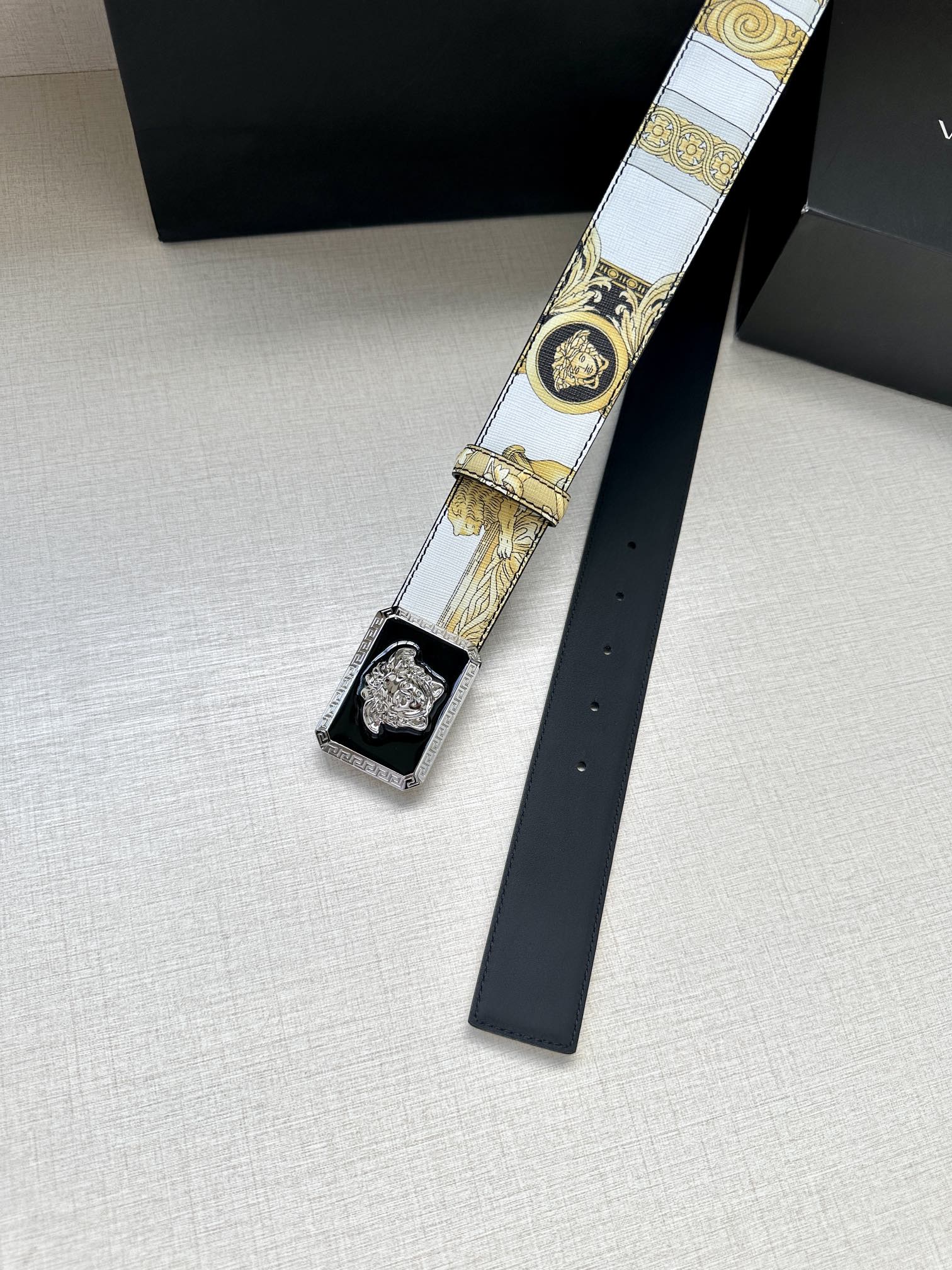 宽度4.0cmVERSACE此款个性