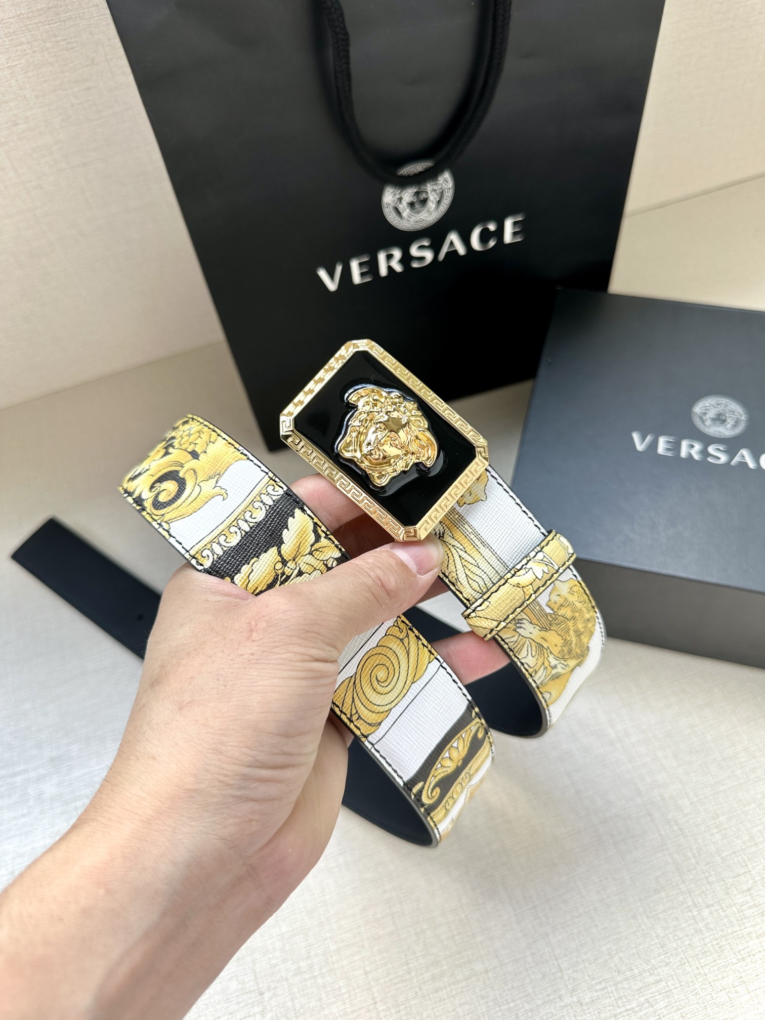 宽度4.0cmVERSACE此款个性