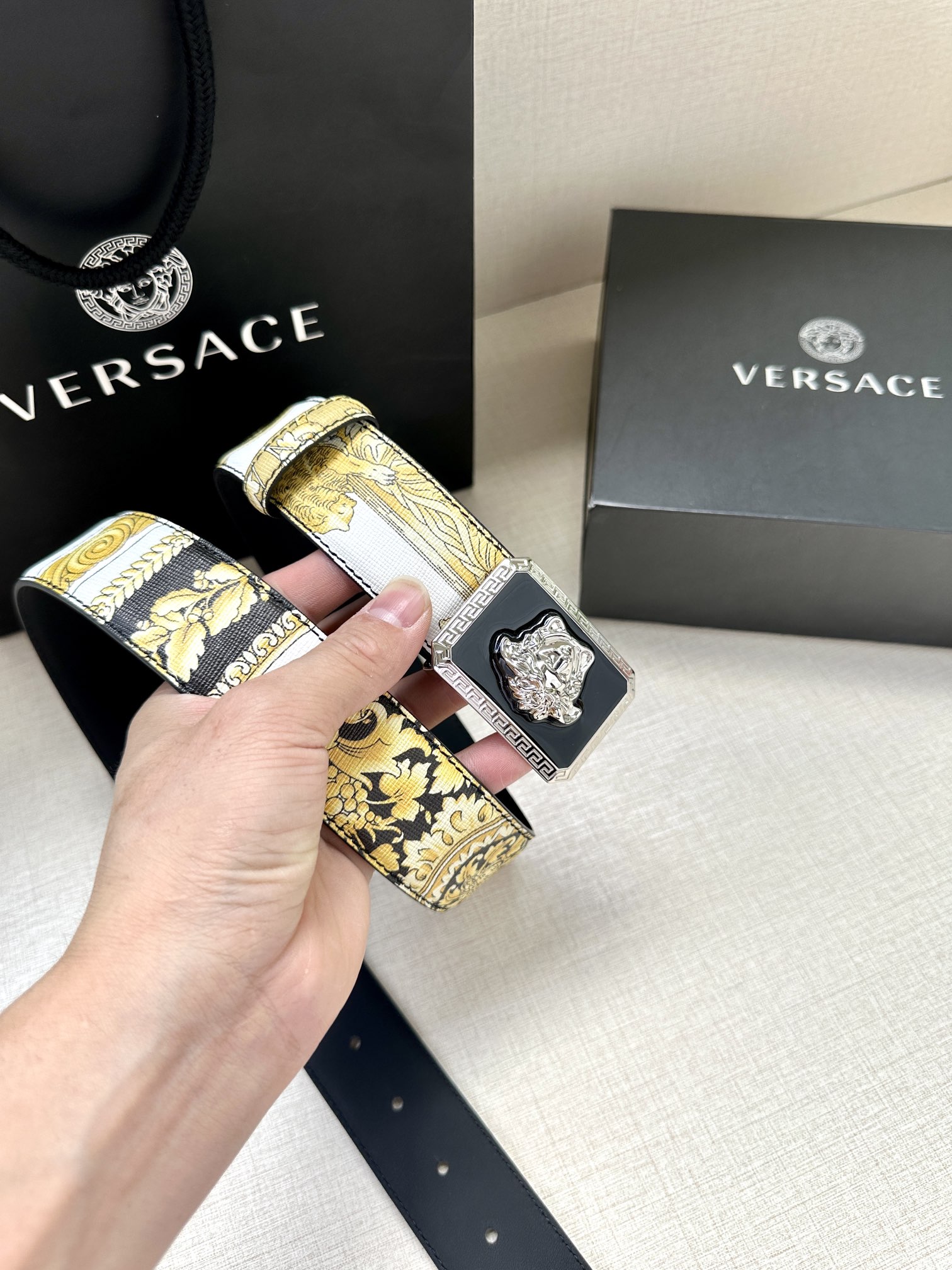 宽度4.0cmVERSACE此款个性