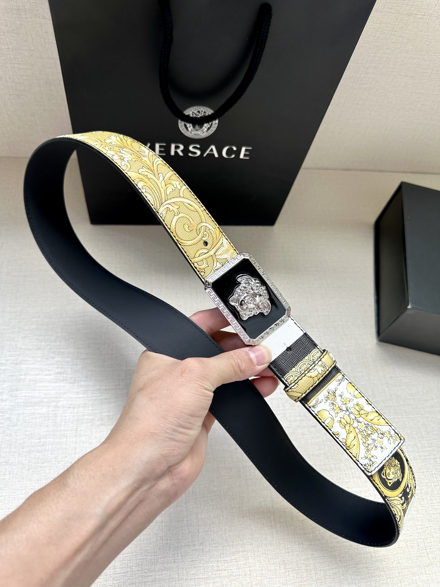 宽度4.0cmVERSACE此款个性