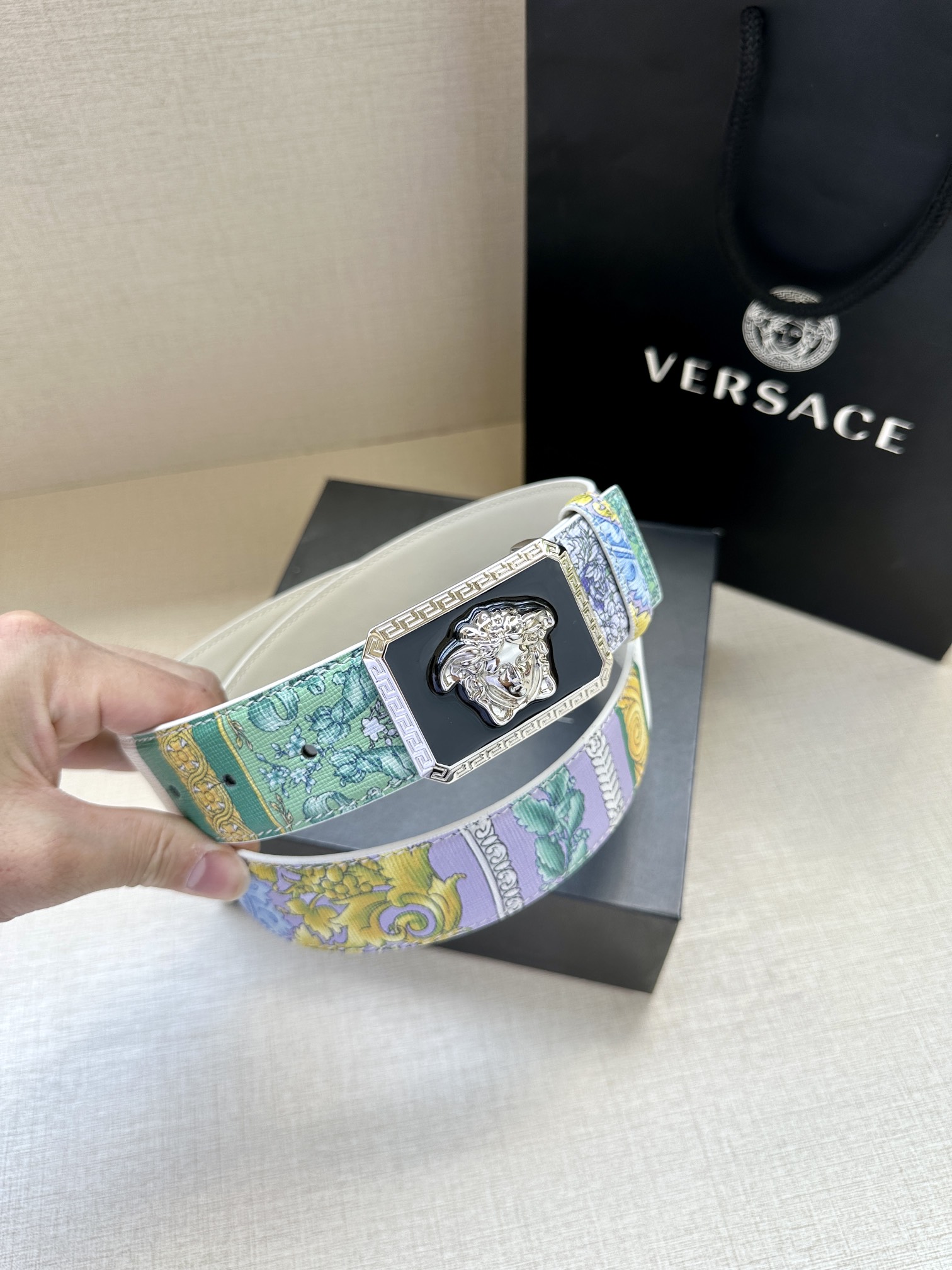 宽度4.0cmVERSACE此款个性
