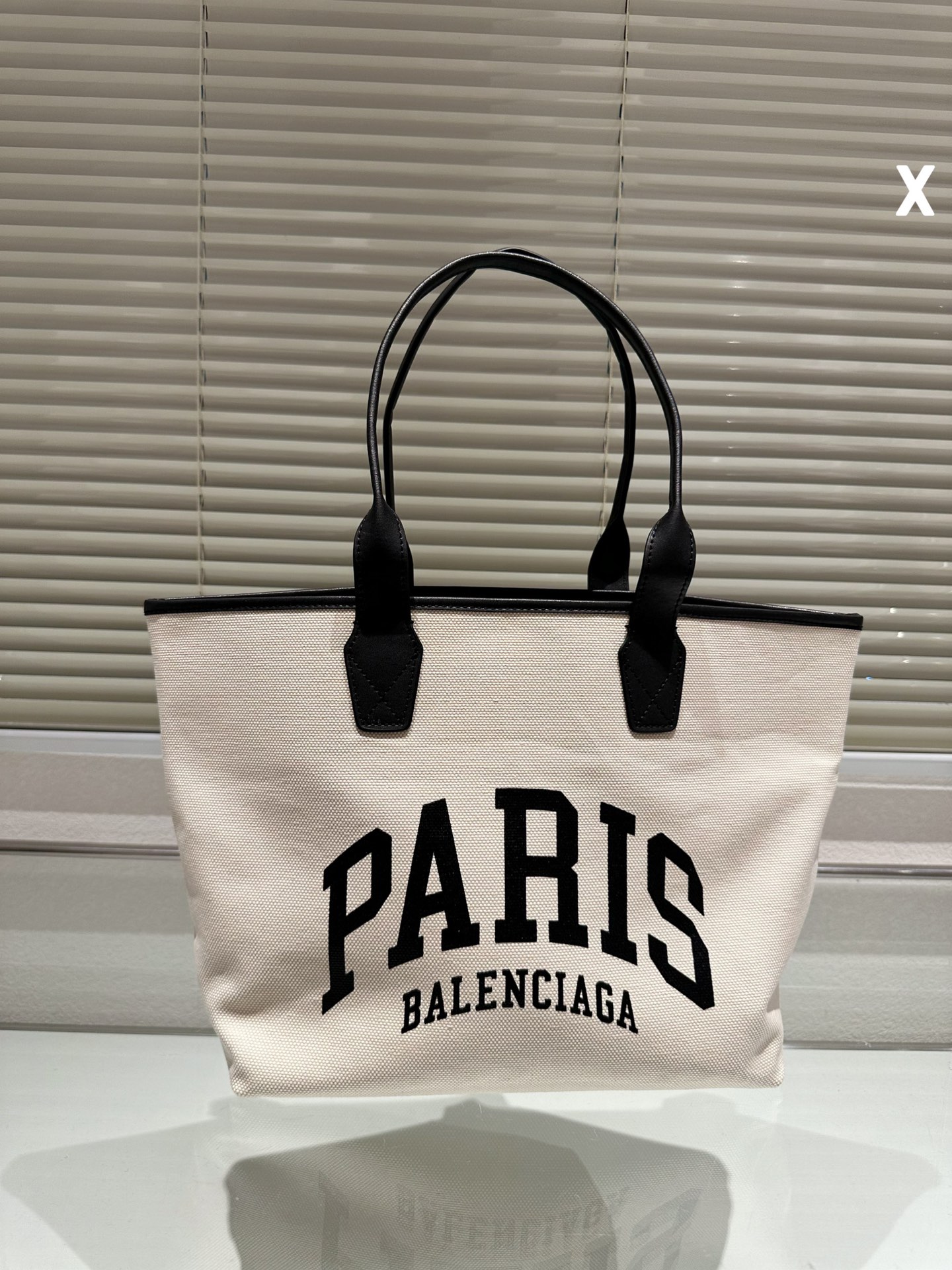 Balenciaga Sacs À Main Sacs Cabas Toile Série d’été