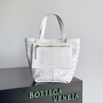 Bottega Veneta BV Intrecciato Handbags Tote Bags At Cheap Price
 Weave Fall Collection