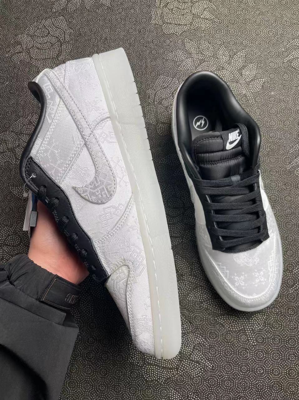 ? Fragment Design x CLOT x Nike Dunk Low 白丝绸三方联名 藤原浩