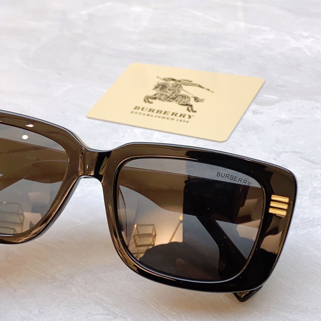 Burberry巴宝莉新款男女通用太阳眼镜