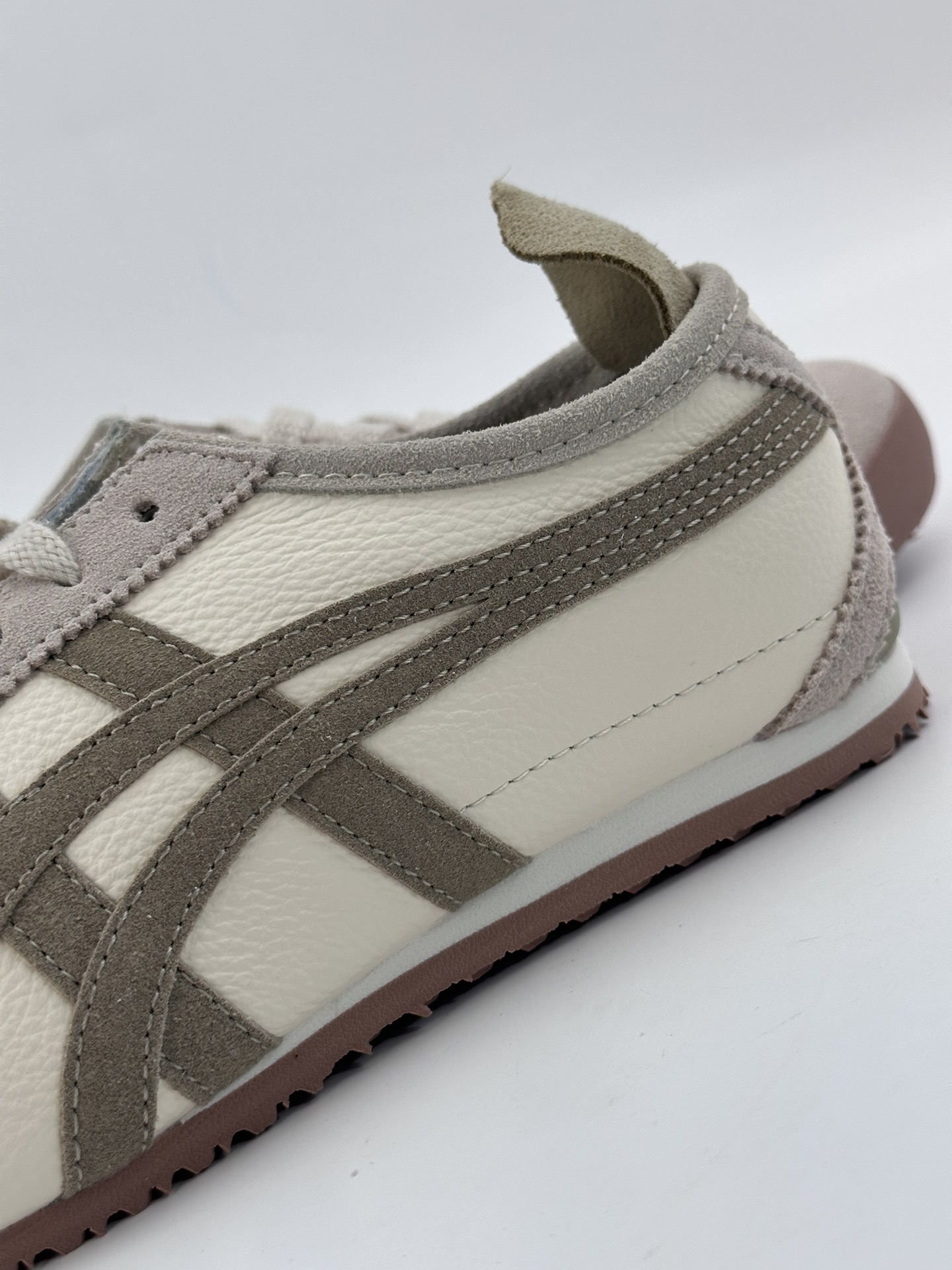 140 鬼塚虎/Onitsuka Tiger Mexico 66经典复古经典皮革慢跑鞋 1183A201-115