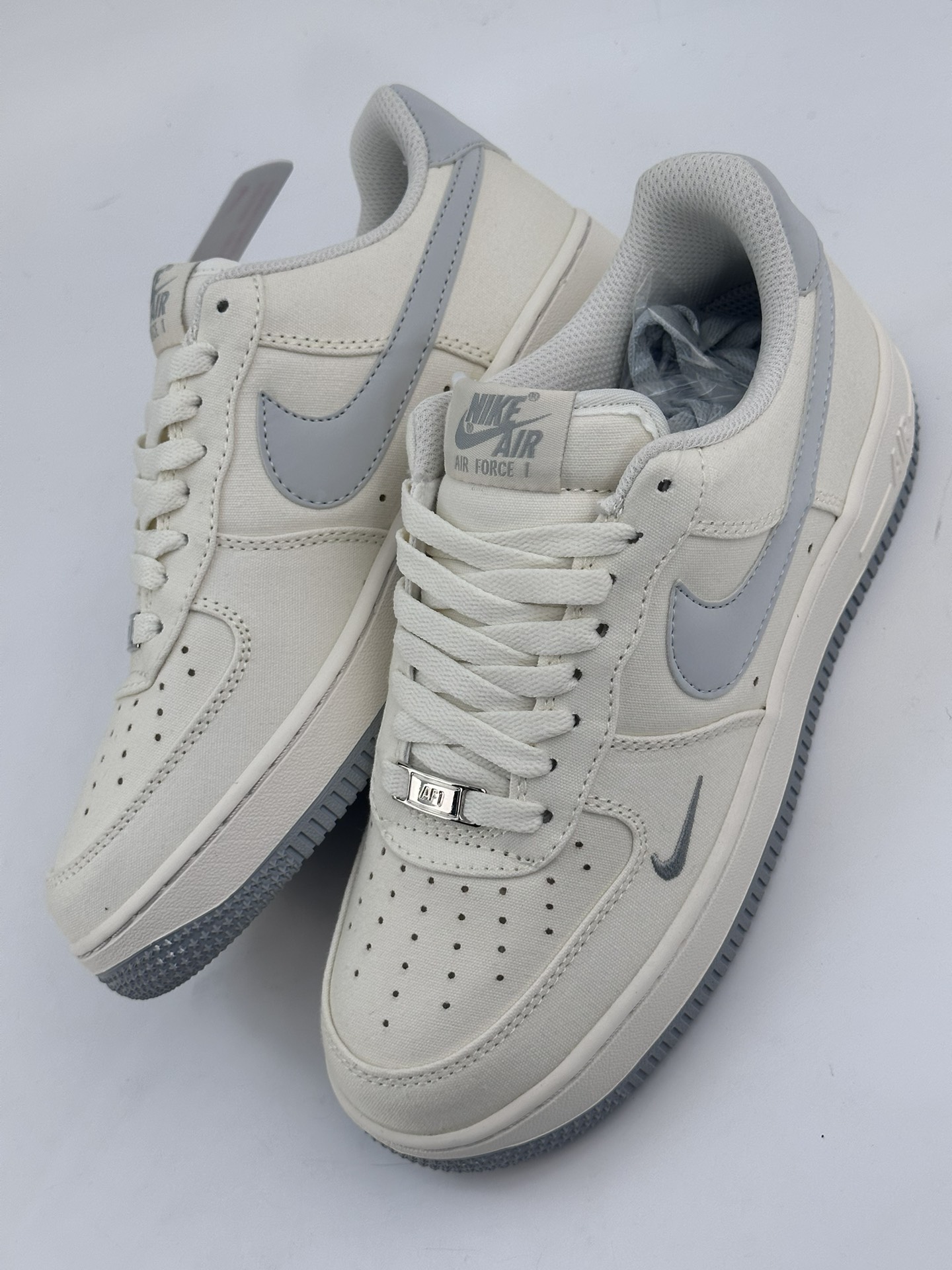 220 Nike Air Force 1 Low 07 白灰帆布 ME0112-522