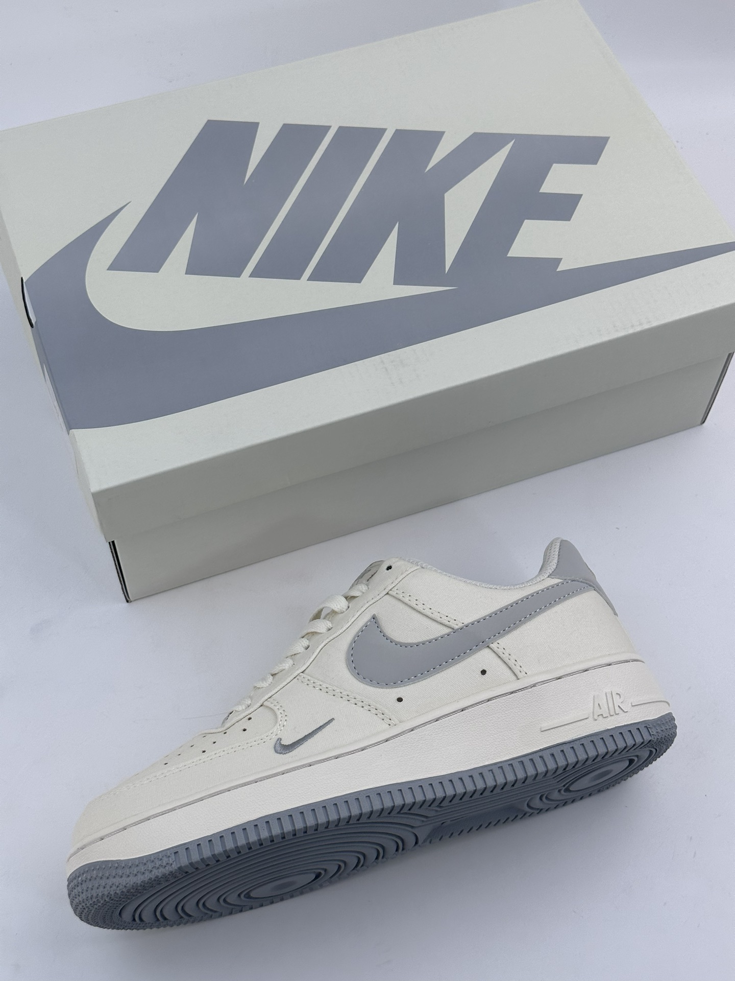 220 Nike Air Force 1 Low 07 白灰帆布 ME0112-522