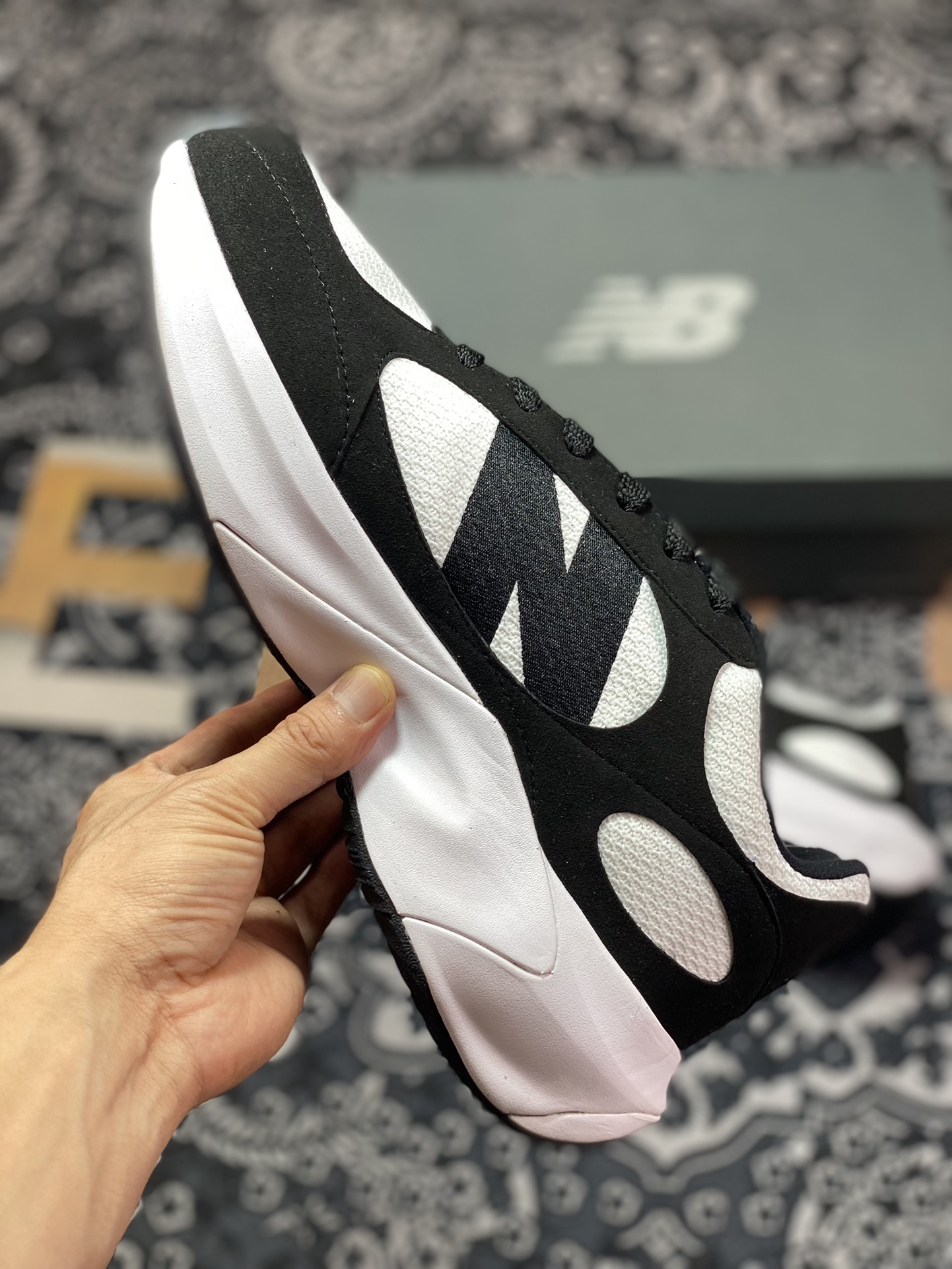 New Balance Warped Runner”Black/White/Panda” dynamic running shoes ”suede black and white panda” UWRPOBWB