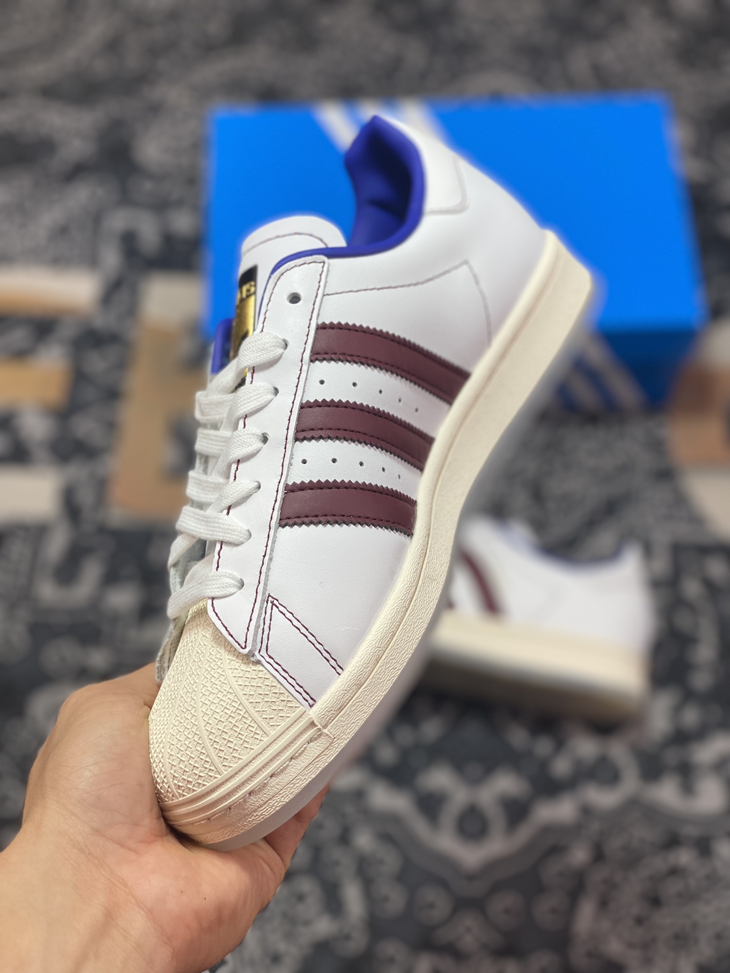 Adidas Originals Superstar W classic shell toe series low-top sneakers ”leather white powder blue rainbow embroidered three bars” IE0020