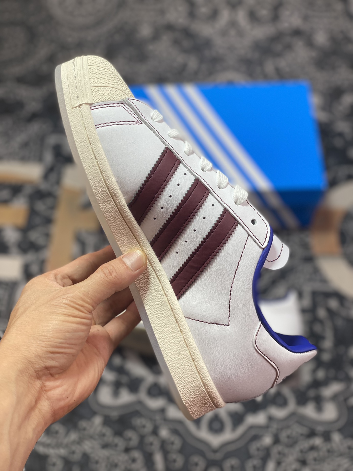 Adidas Originals Superstar W classic shell toe series low-top sneakers ”leather white powder blue rainbow embroidered three bars” IE0020