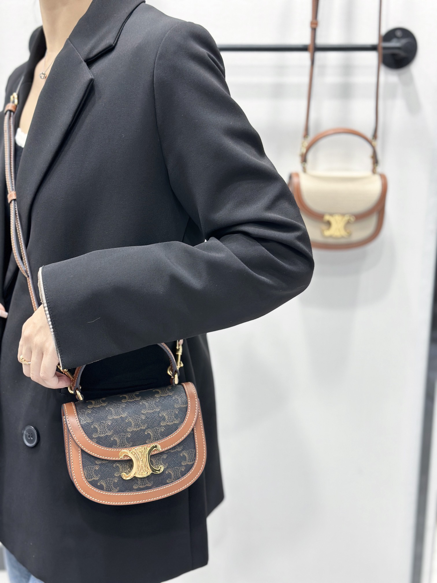 Celine Mini Besace Triomphe Tas met Klassiek Logo - Elegant en Compact