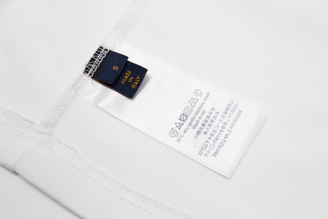 LouisV uitton 路易威登23ss 城堡字母短袖