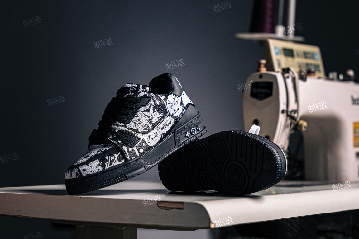 Louis Vuitton LV Trainer Sneaker Black Graffiti Low-top Casual Sneakers