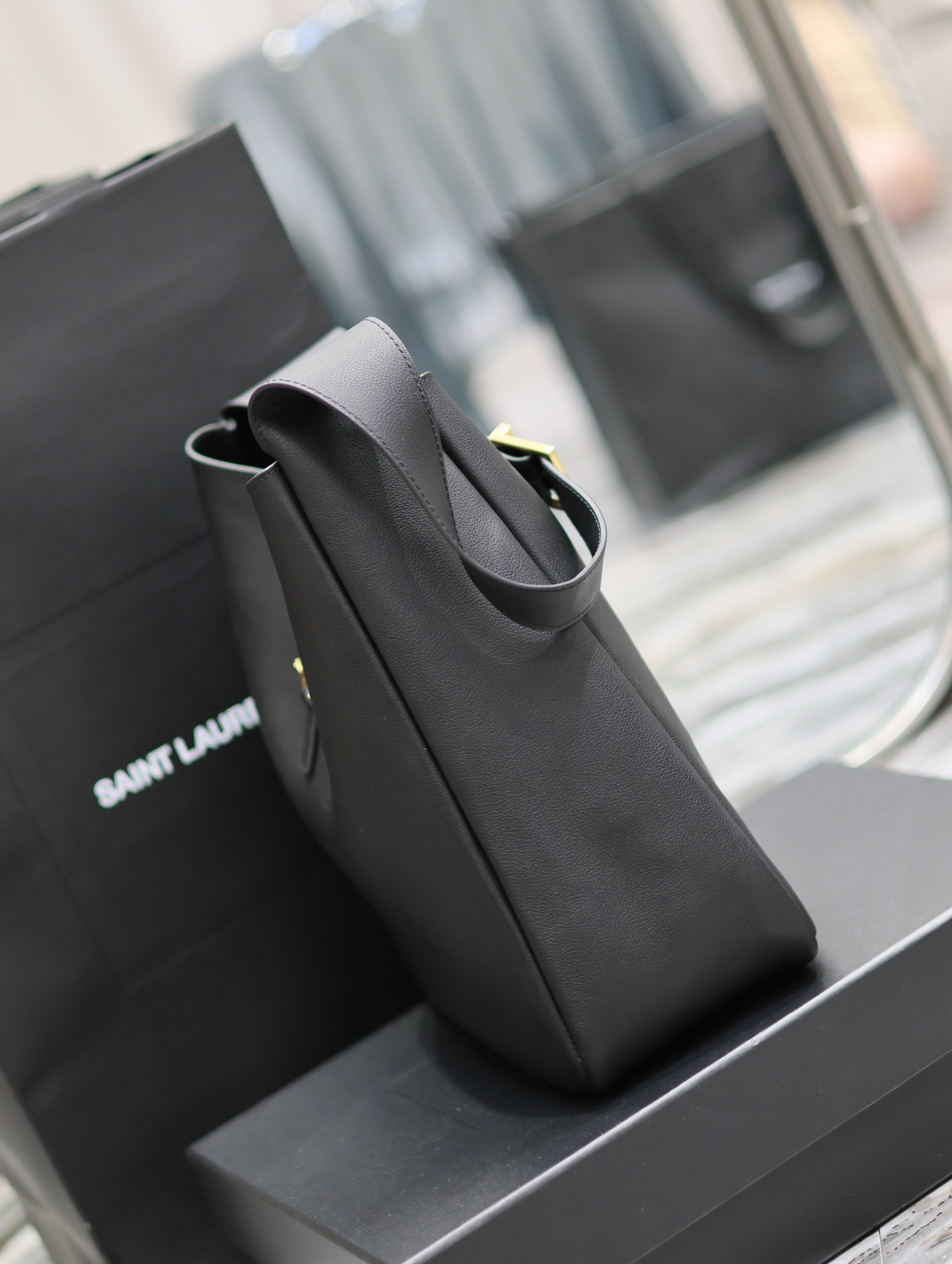 Saint Laurent Details po inspection