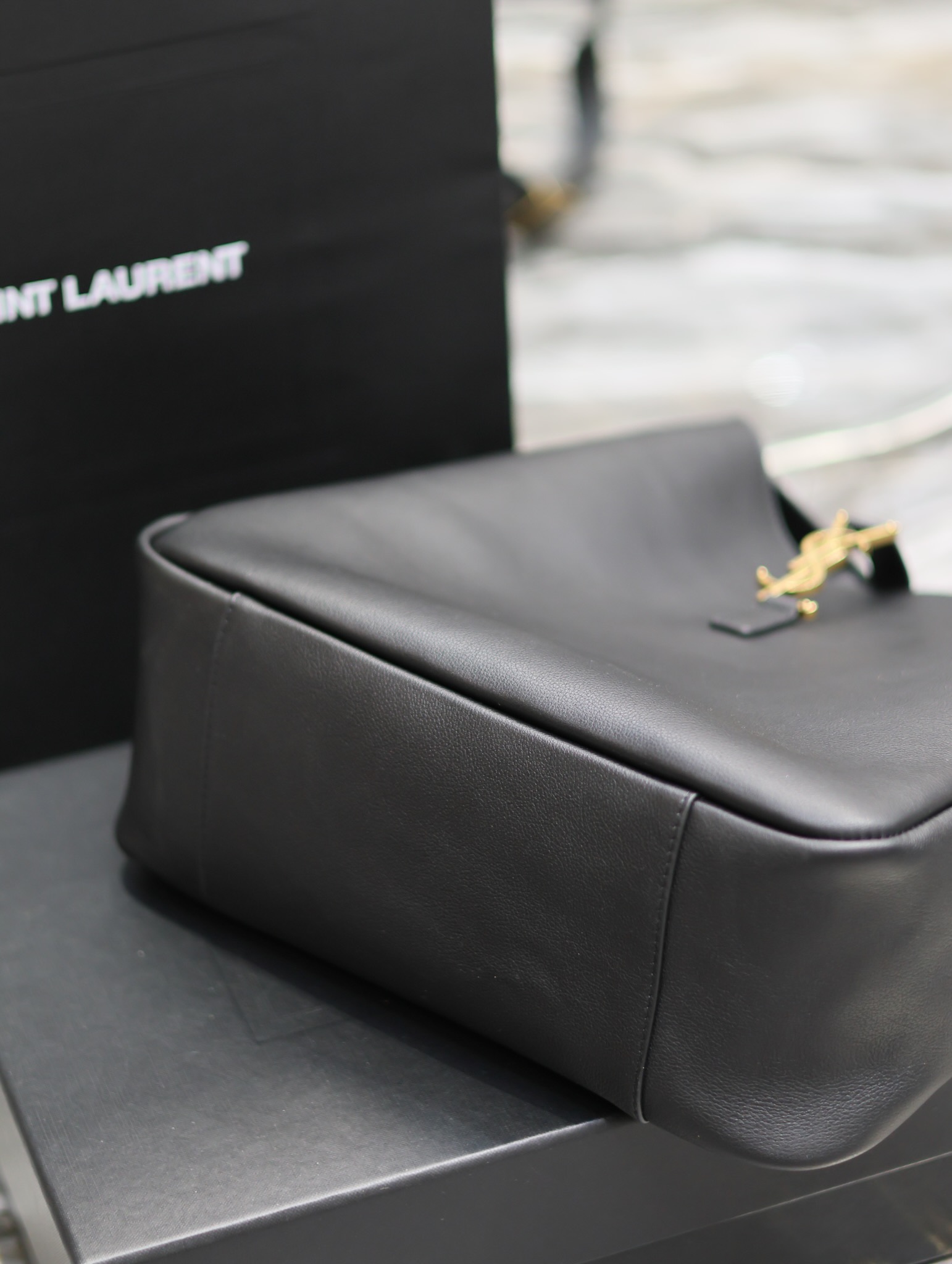 Saint Laurent Details po inspection