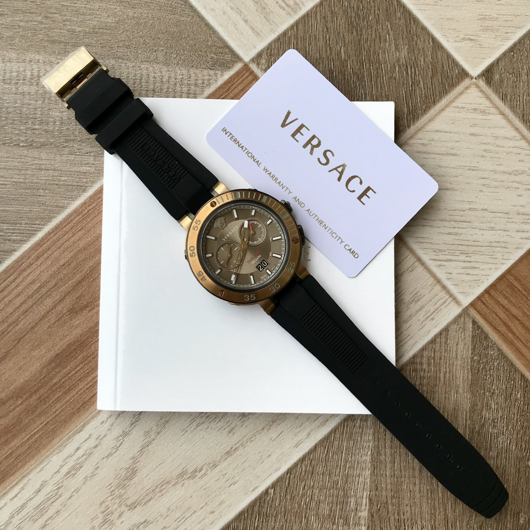 Часы Versace