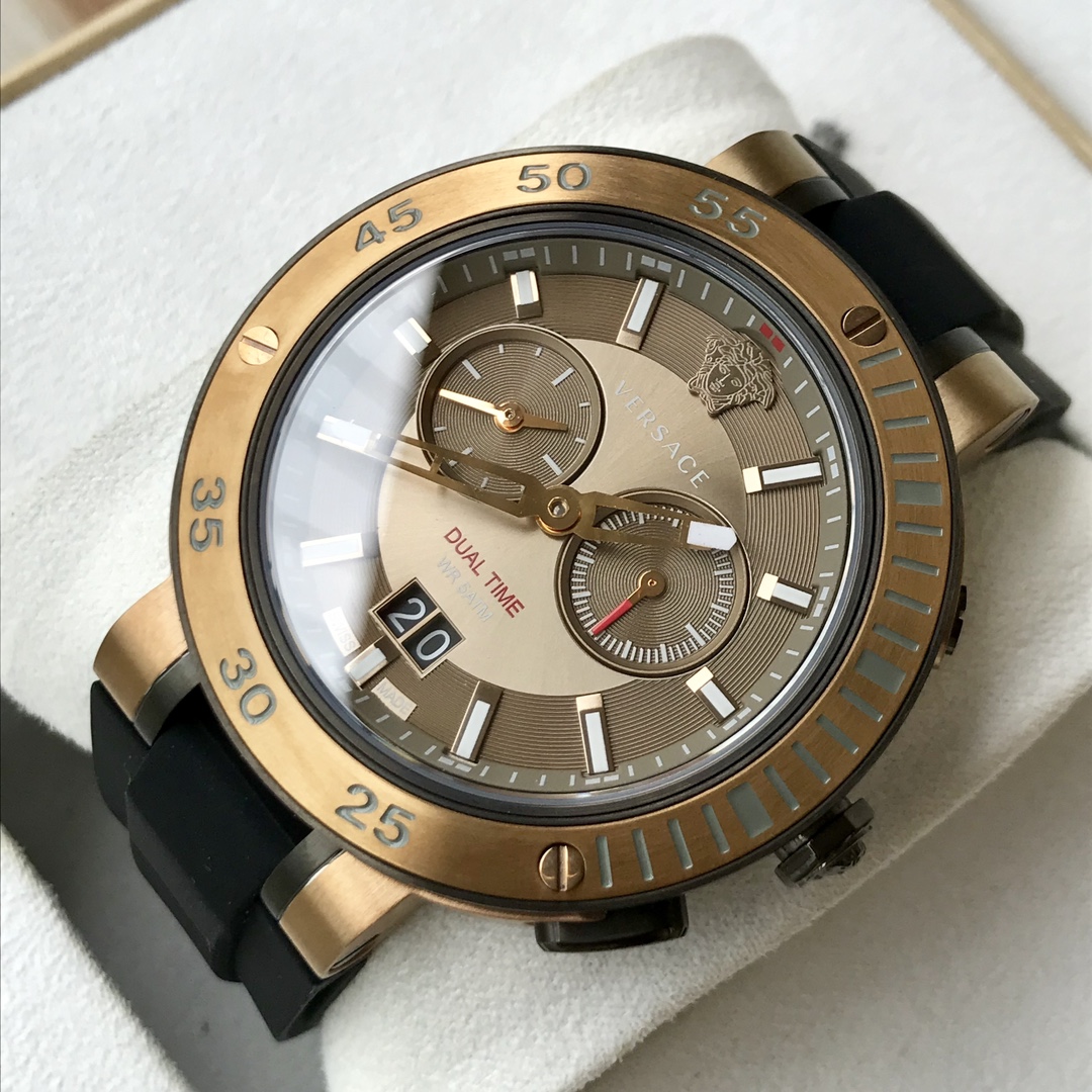 Часы Versace