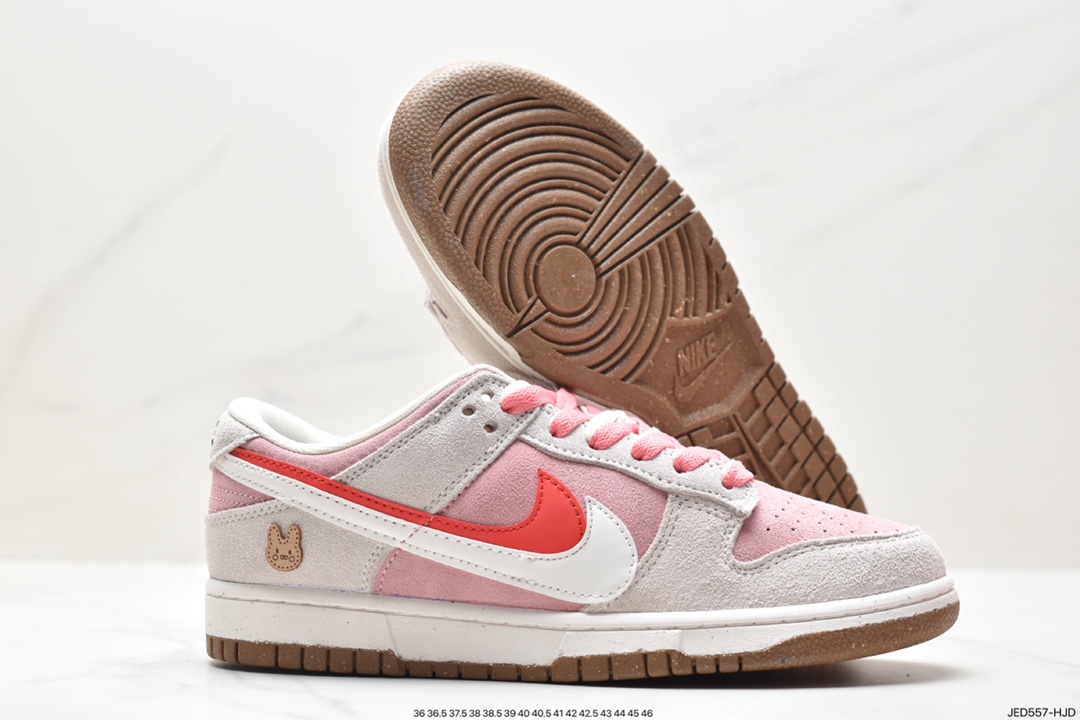 Nike Dunk Low SE “85” This Nike Dunk Low is made of suede DO9457-100