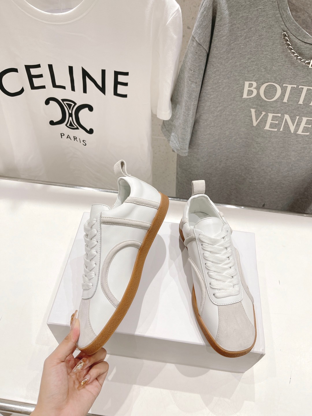 Fashionable High-End Sheepskin Shoes with TPR Rubber Sole – Toteme FW23 Collection - 图片 3