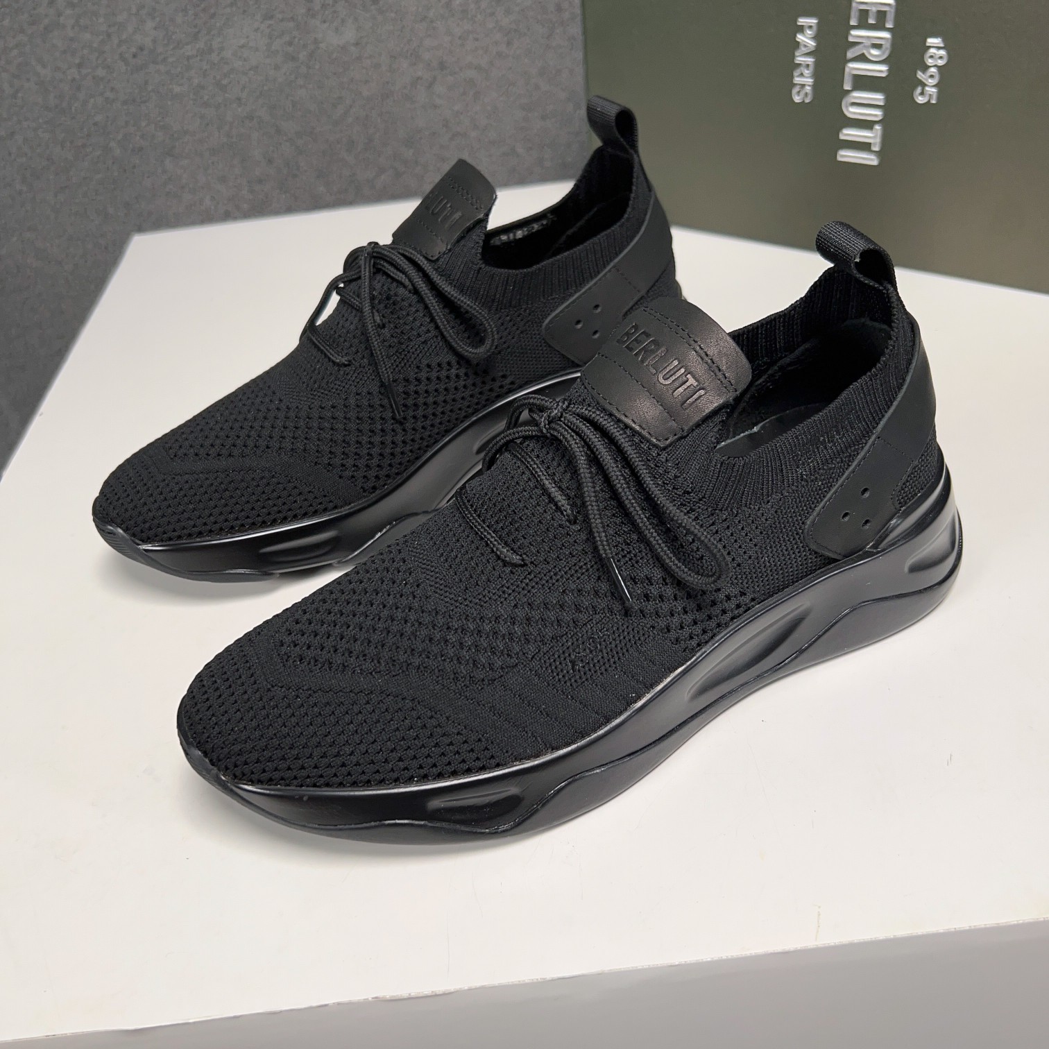 Spring/Summer nueva colección, la única versión en el mercado de los zapatos deportivos para hombre 