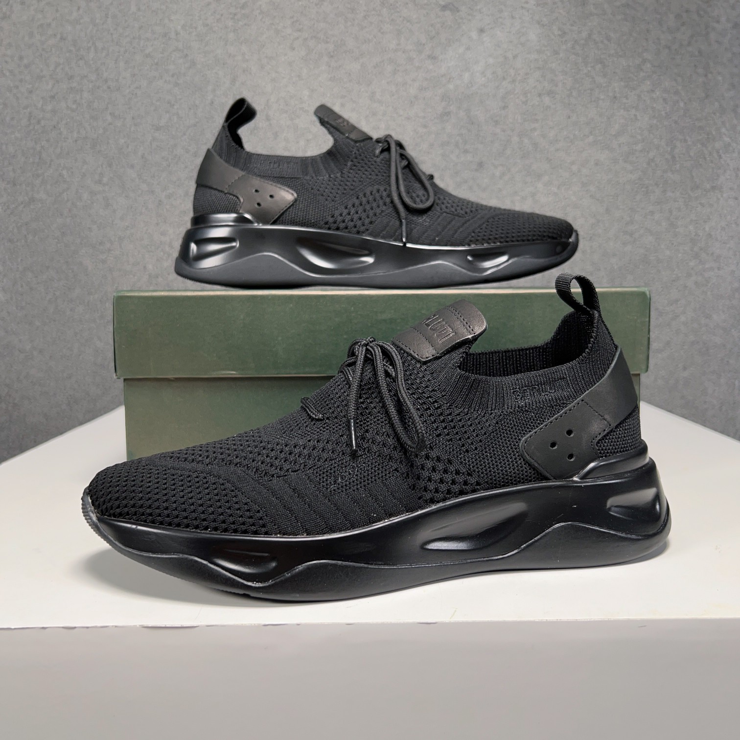Spring/Summer nueva colección, la única versión en el mercado de los zapatos deportivos para hombre 