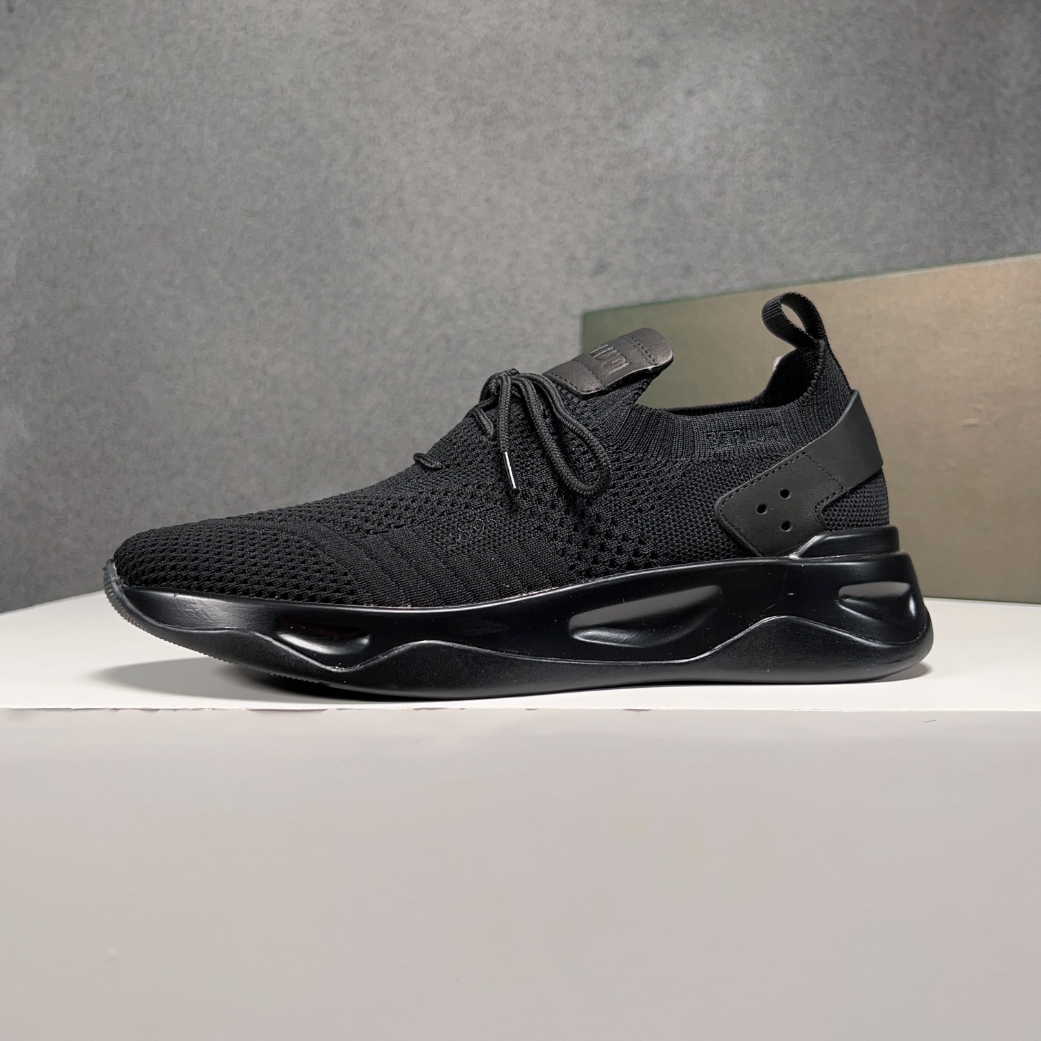 Spring/Summer nueva colección, la única versión en el mercado de los zapatos deportivos para hombre 