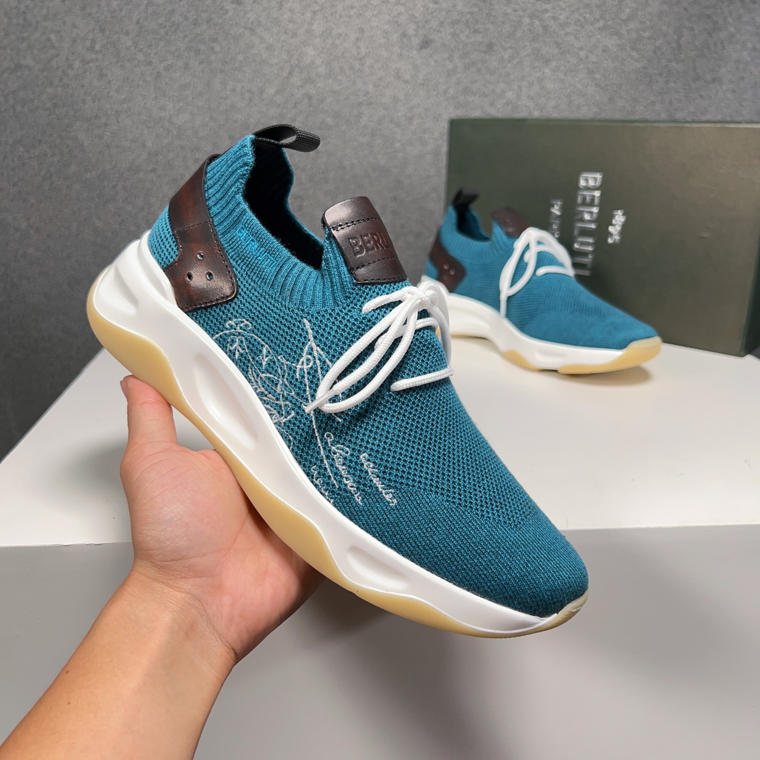 Spring/Summer nueva colección, la única versión en el mercado de los zapatos deportivos para hombre 
