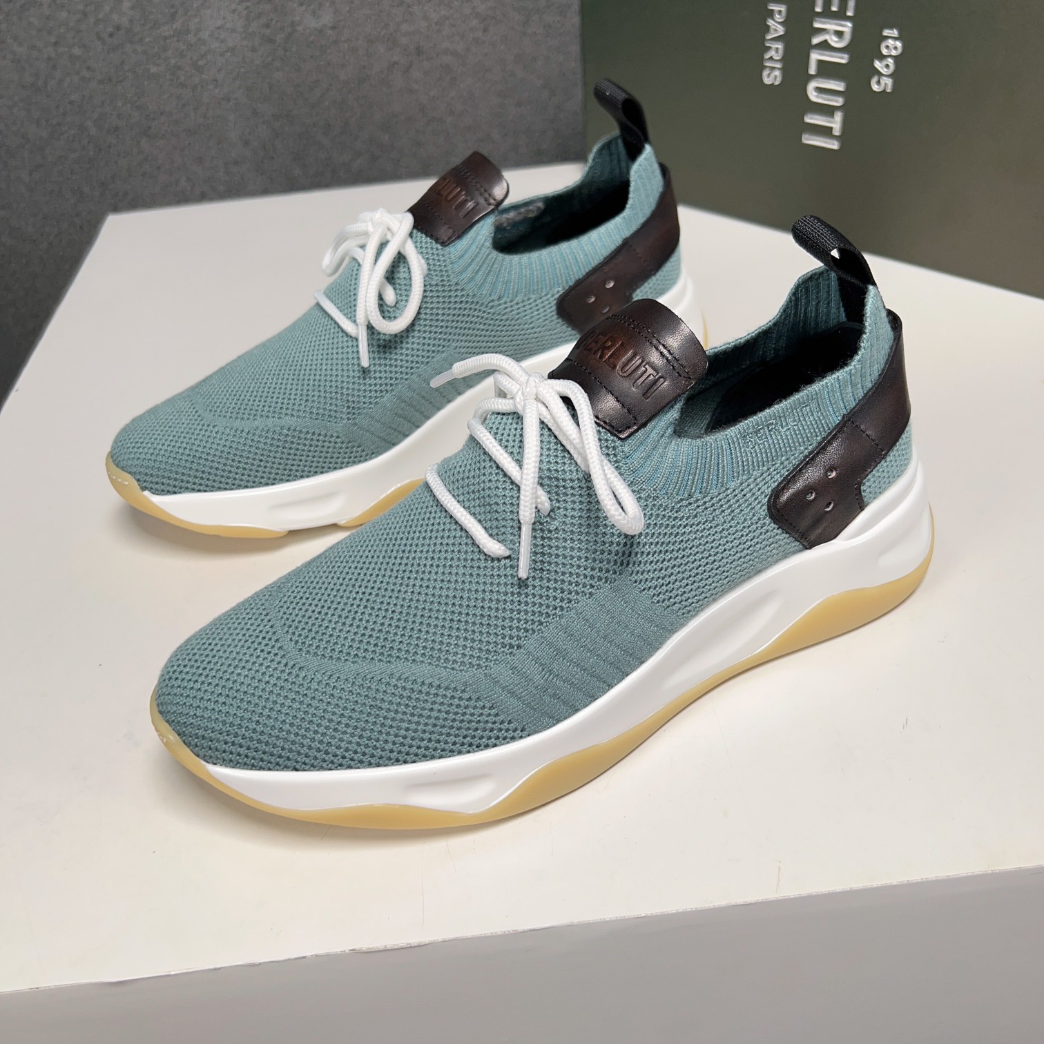Spring/Summer nueva colección, la única versión en el mercado de los zapatos deportivos para hombre 