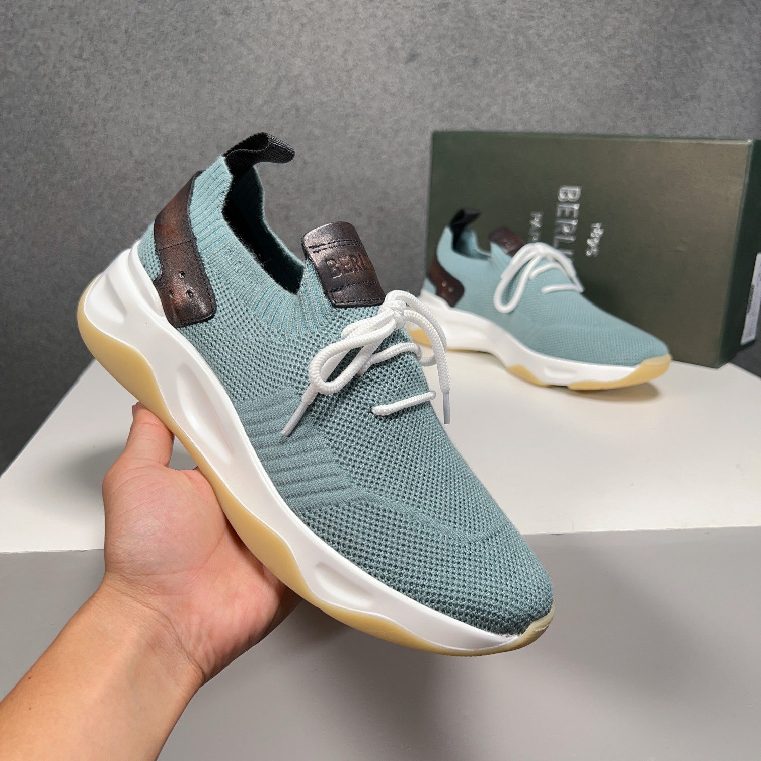 Spring/Summer nueva colección, la única versión en el mercado de los zapatos deportivos para hombre 