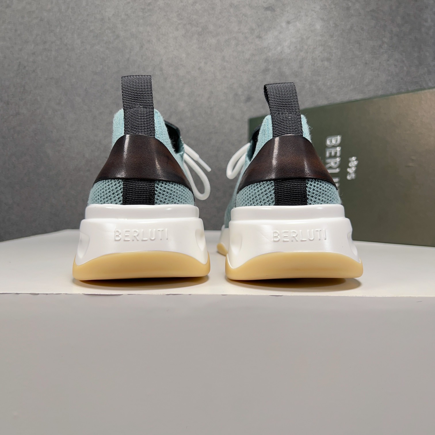 Spring/Summer nueva colección, la única versión en el mercado de los zapatos deportivos para hombre 