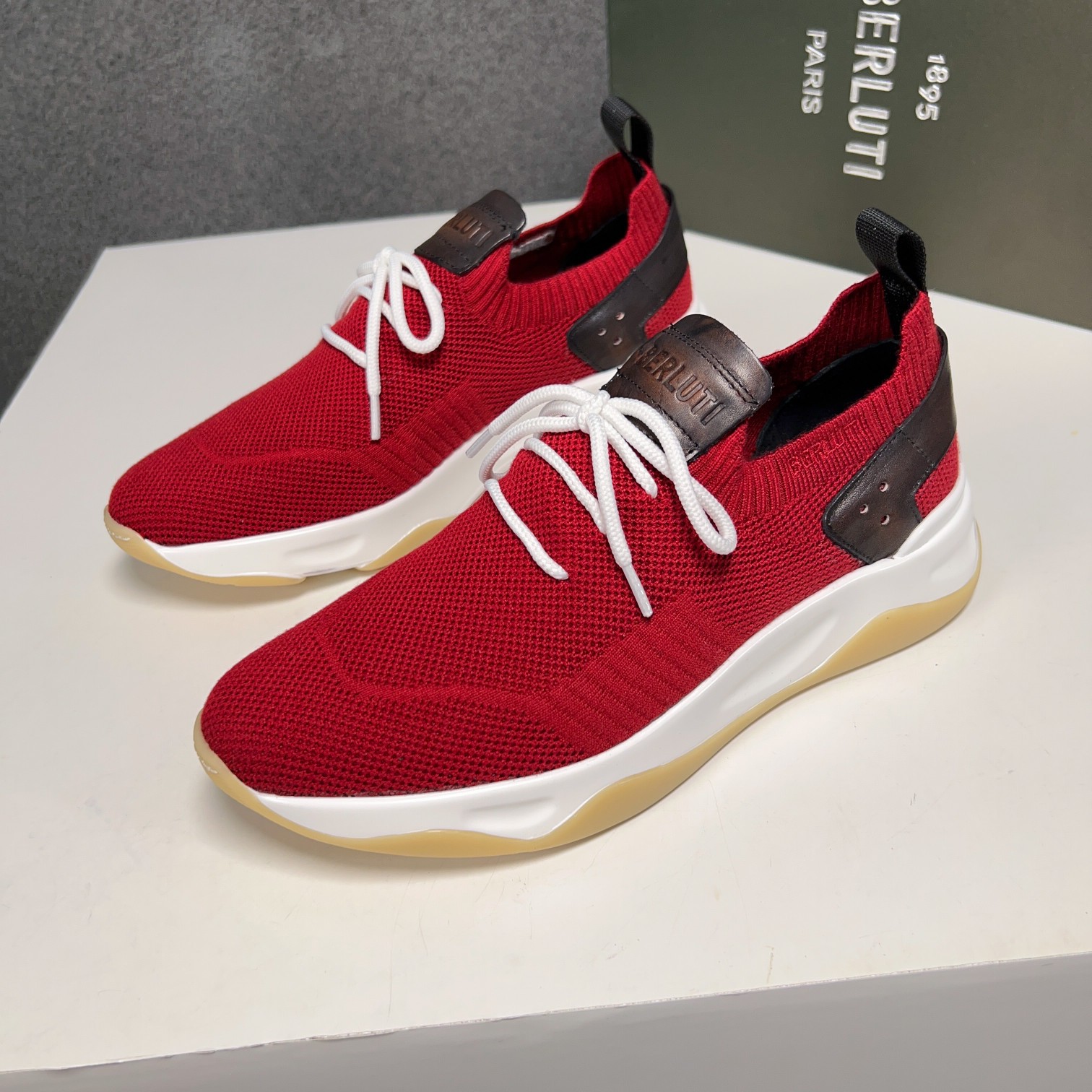 Spring/Summer nueva colección, la única versión en el mercado de los zapatos deportivos para hombre 