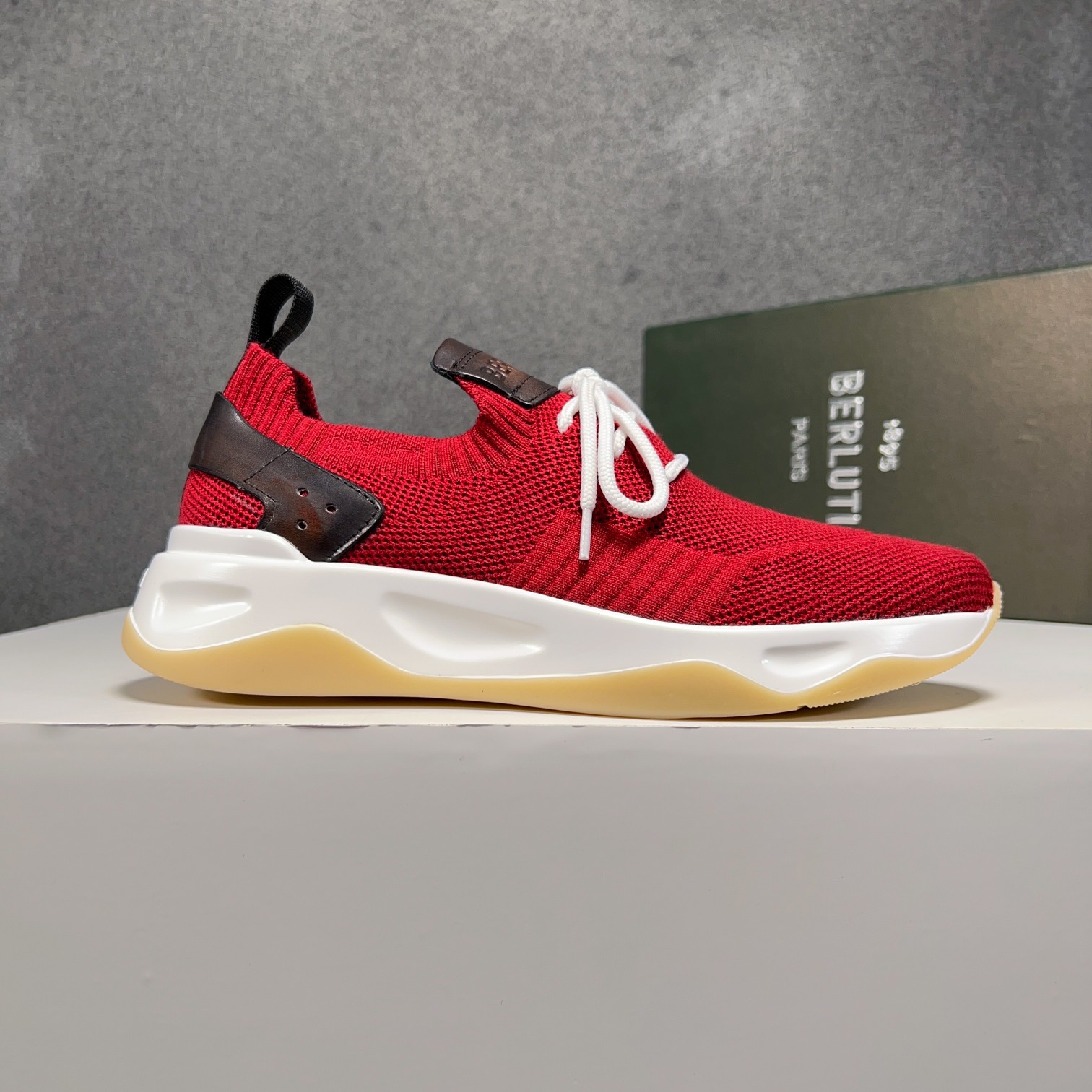 Spring/Summer nueva colección, la única versión en el mercado de los zapatos deportivos para hombre 
