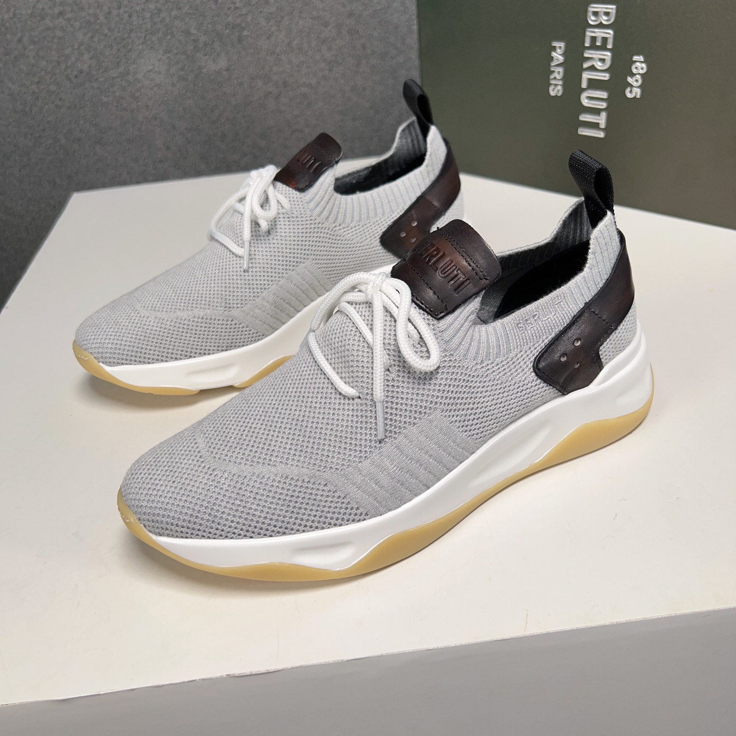 Spring/Summer nueva colección, la única versión en el mercado de los zapatos deportivos para hombre 
