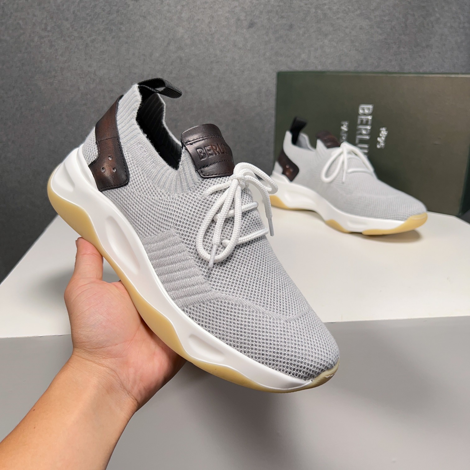Spring/Summer nueva colección, la única versión en el mercado de los zapatos deportivos para hombre 