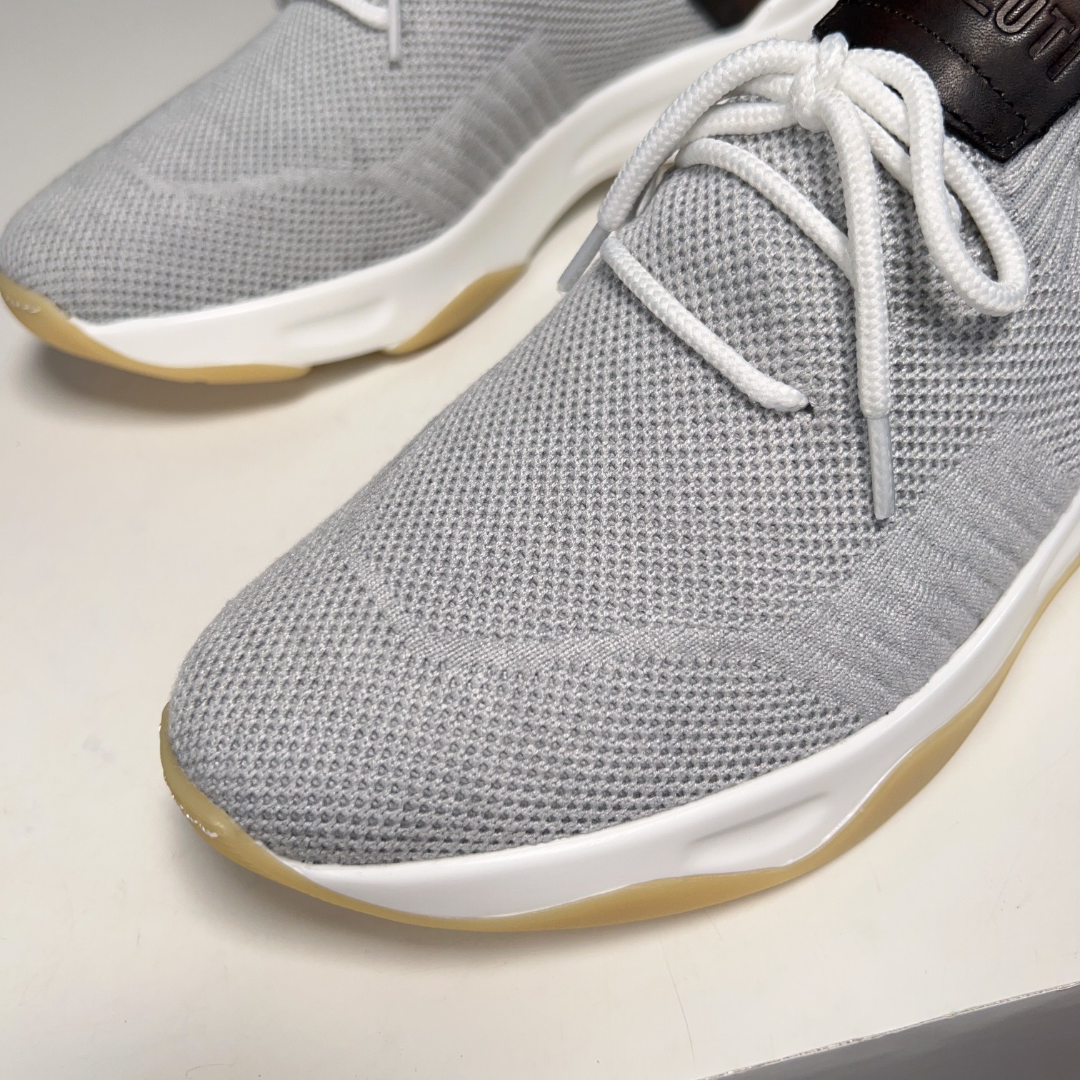 Spring/Summer nueva colección, la única versión en el mercado de los zapatos deportivos para hombre 