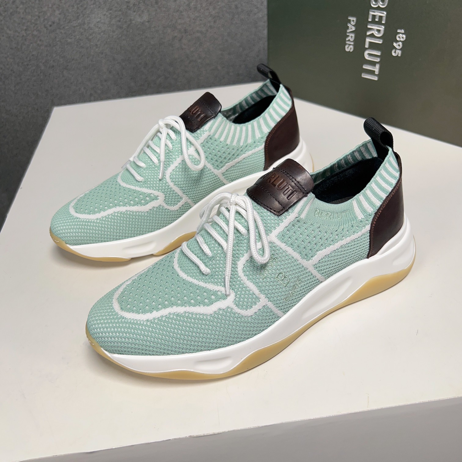Spring/Summer nueva colección, la única versión en el mercado de los zapatos deportivos para hombre 