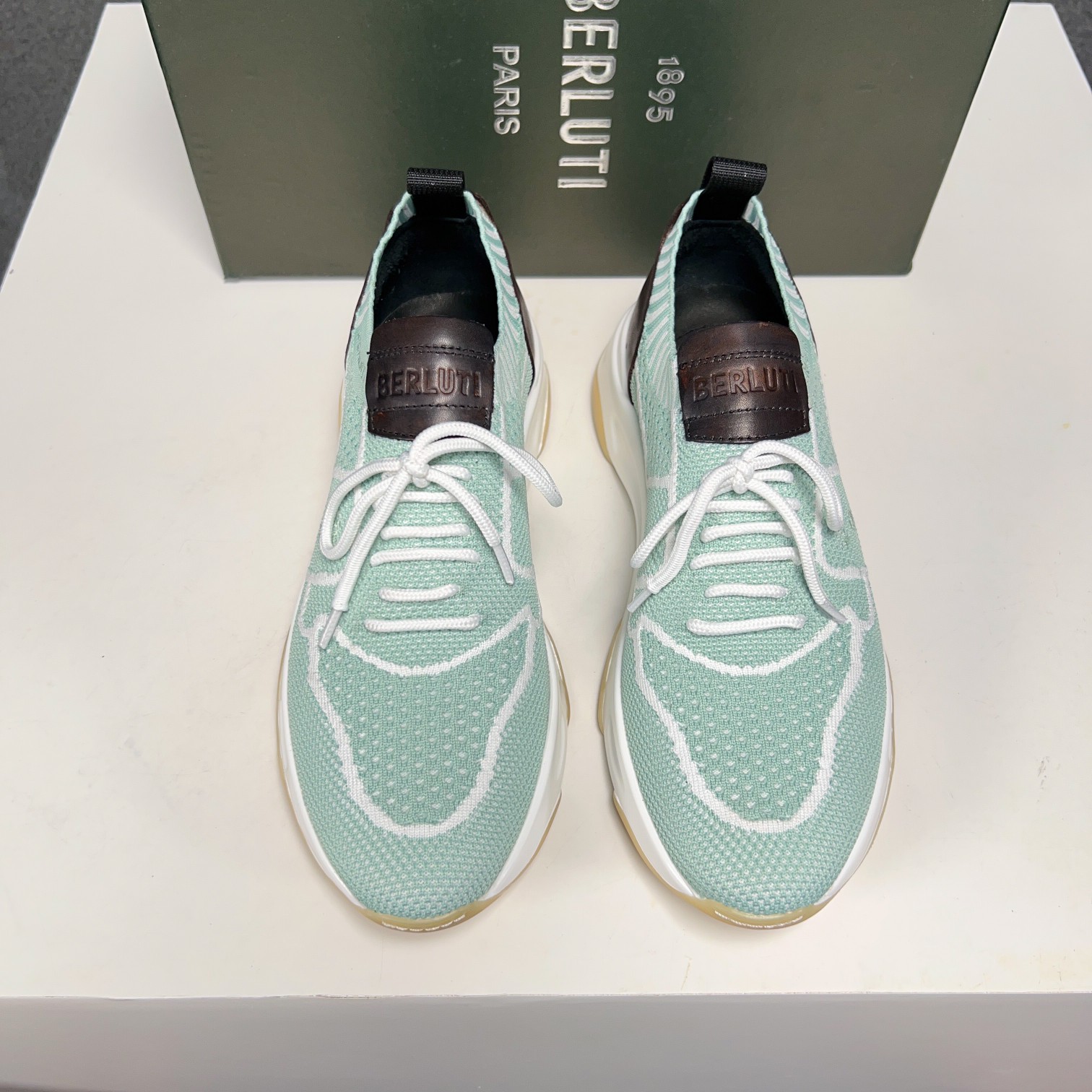 Spring/Summer nueva colección, la única versión en el mercado de los zapatos deportivos para hombre 