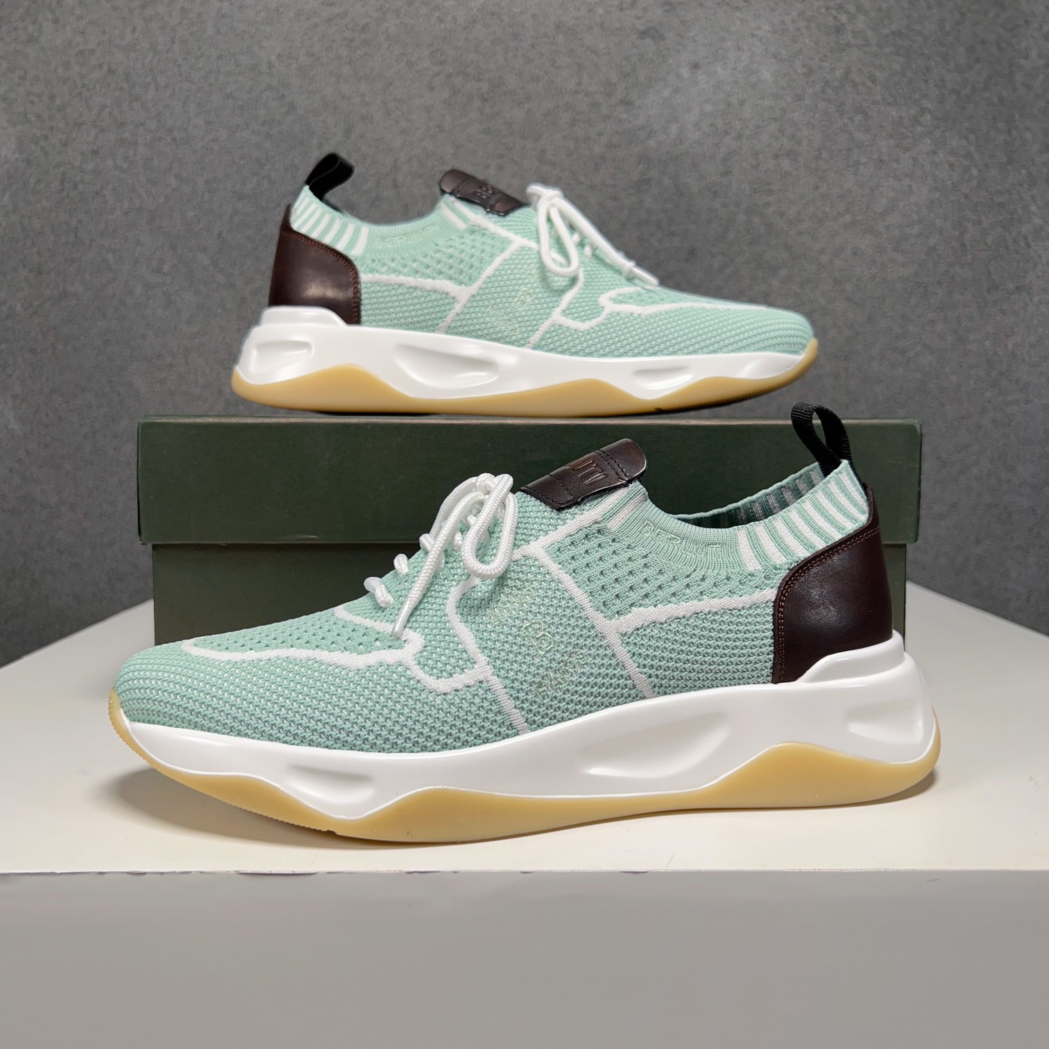 Spring/Summer nueva colección, la única versión en el mercado de los zapatos deportivos para hombre 