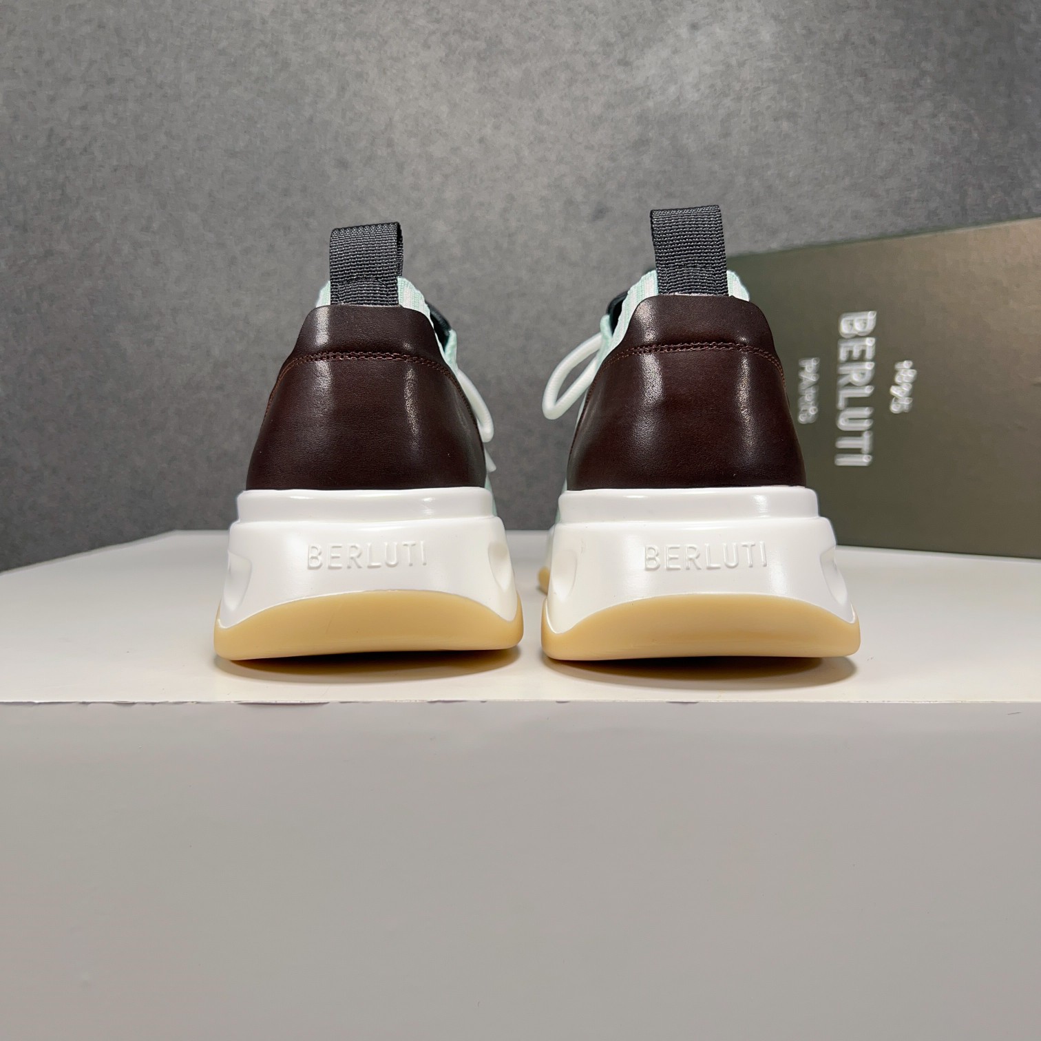 Spring/Summer nueva colección, la única versión en el mercado de los zapatos deportivos para hombre 