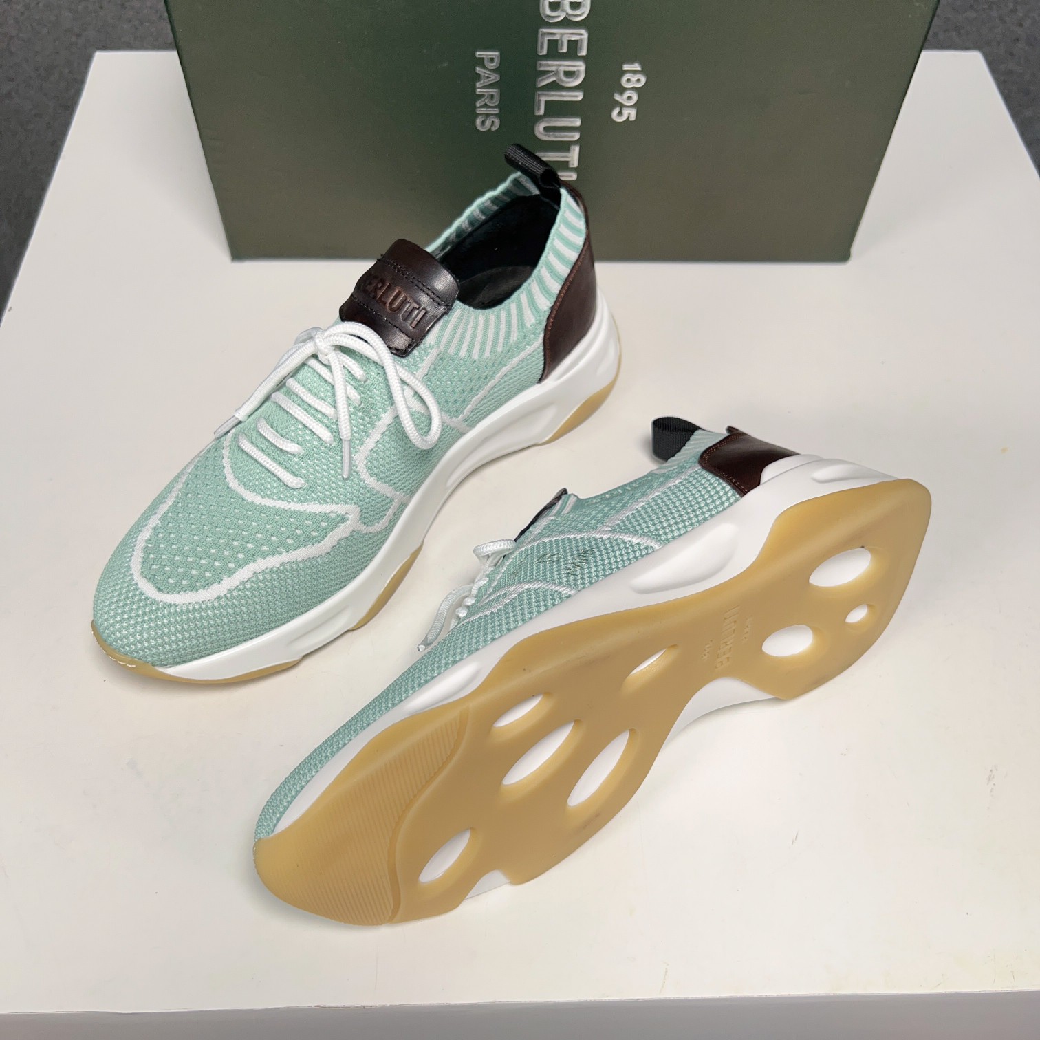 Spring/Summer nueva colección, la única versión en el mercado de los zapatos deportivos para hombre 