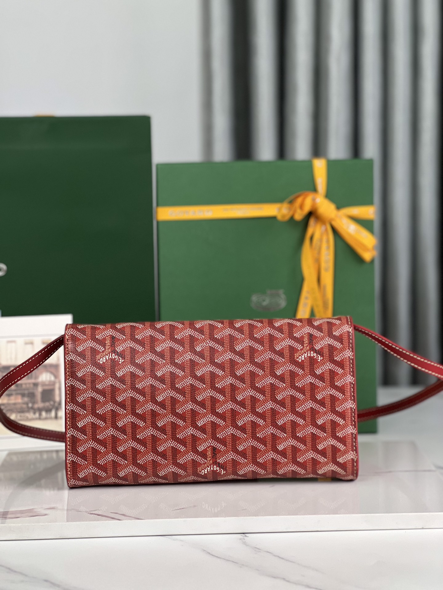 Goyard Monte-Carlo Clutch: Stylish Handbag with Detachable and Adjustable Strap 3 i1688922055 4103 2
